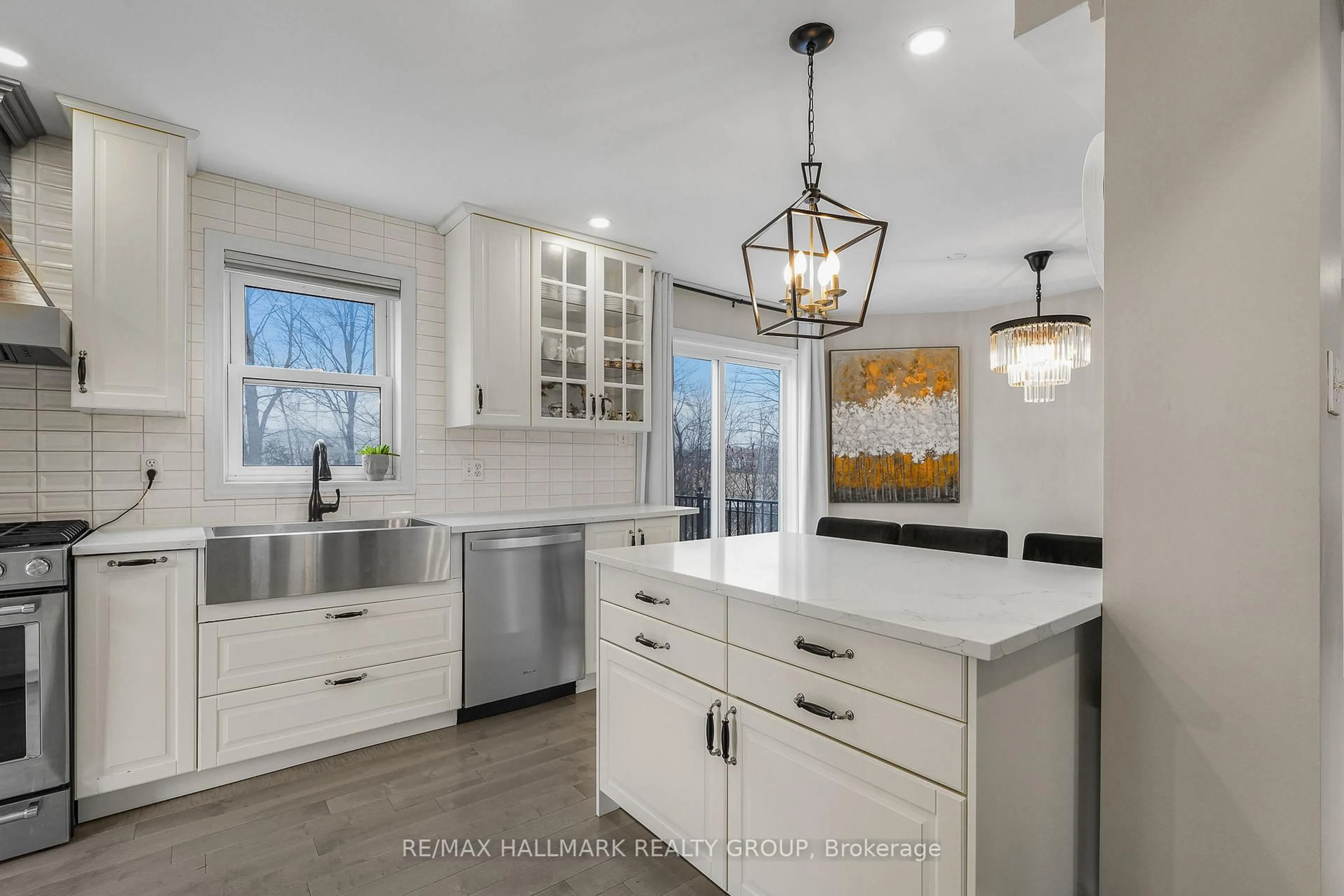 Open concept kitchen, ceramic/tile floor for 436 YVES St, Clarence-Rockland Ontario K4K 1E9