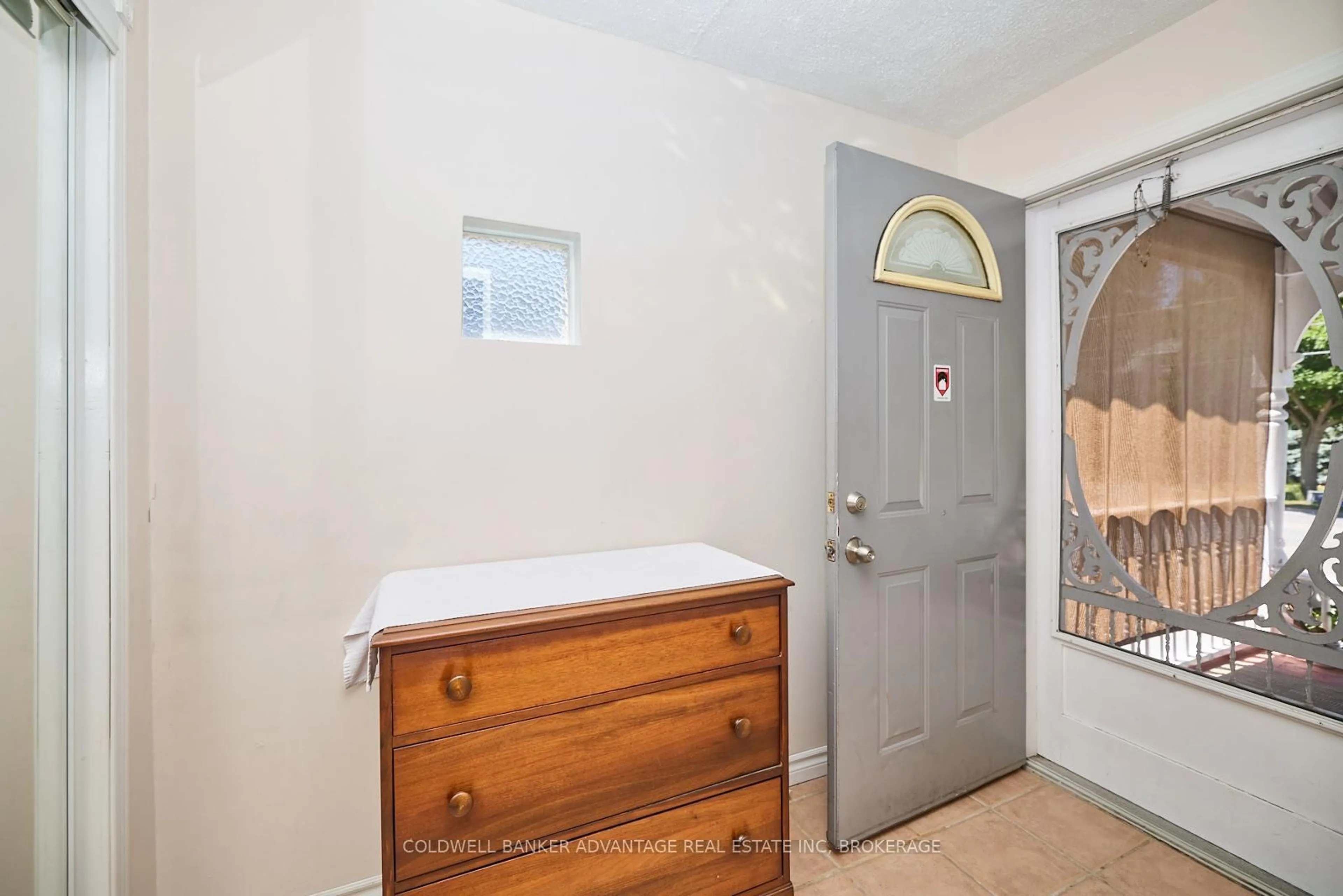 Unknown for 144 Geneva St, St. Catharines Ontario L2R 4N8