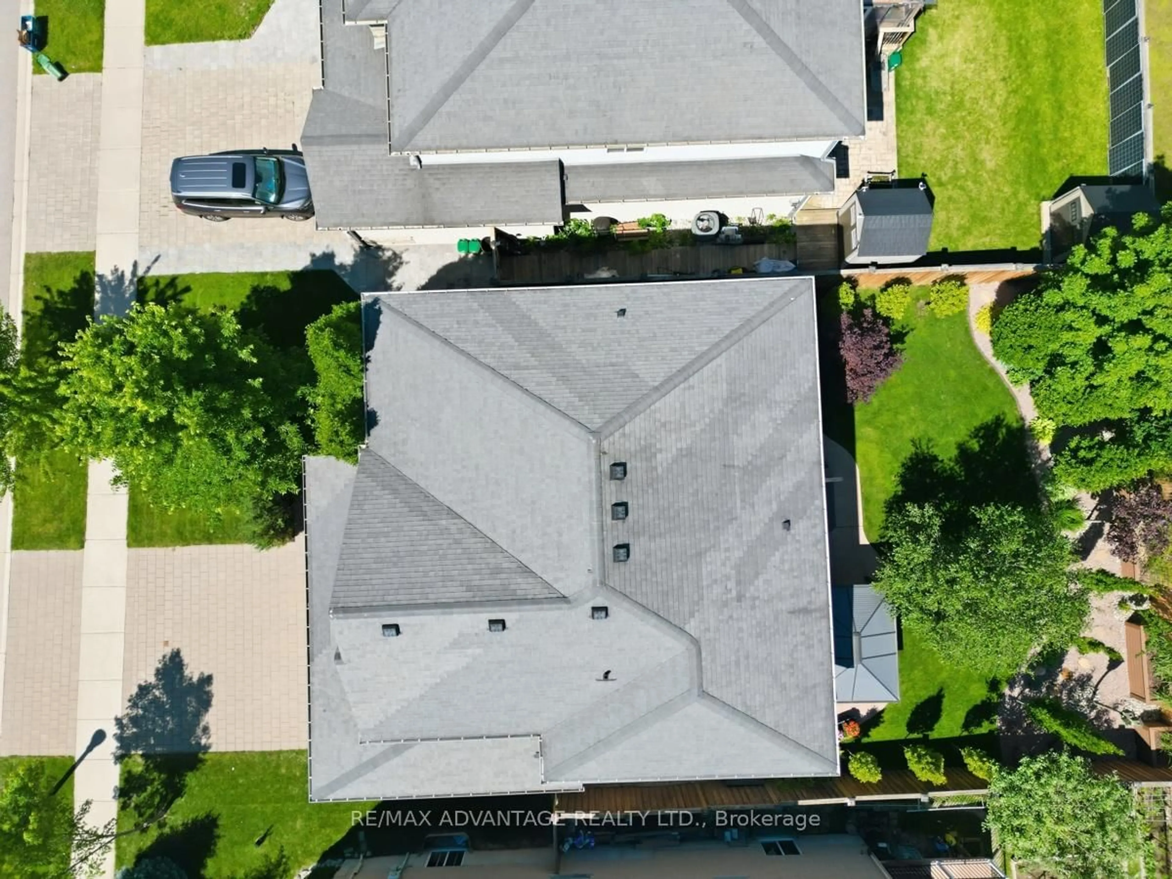 A pic from outside/outdoor area/front of a property/back of a property/a pic from drone, street for 764 Eclipse Walk, London North Ontario N5X 0K1