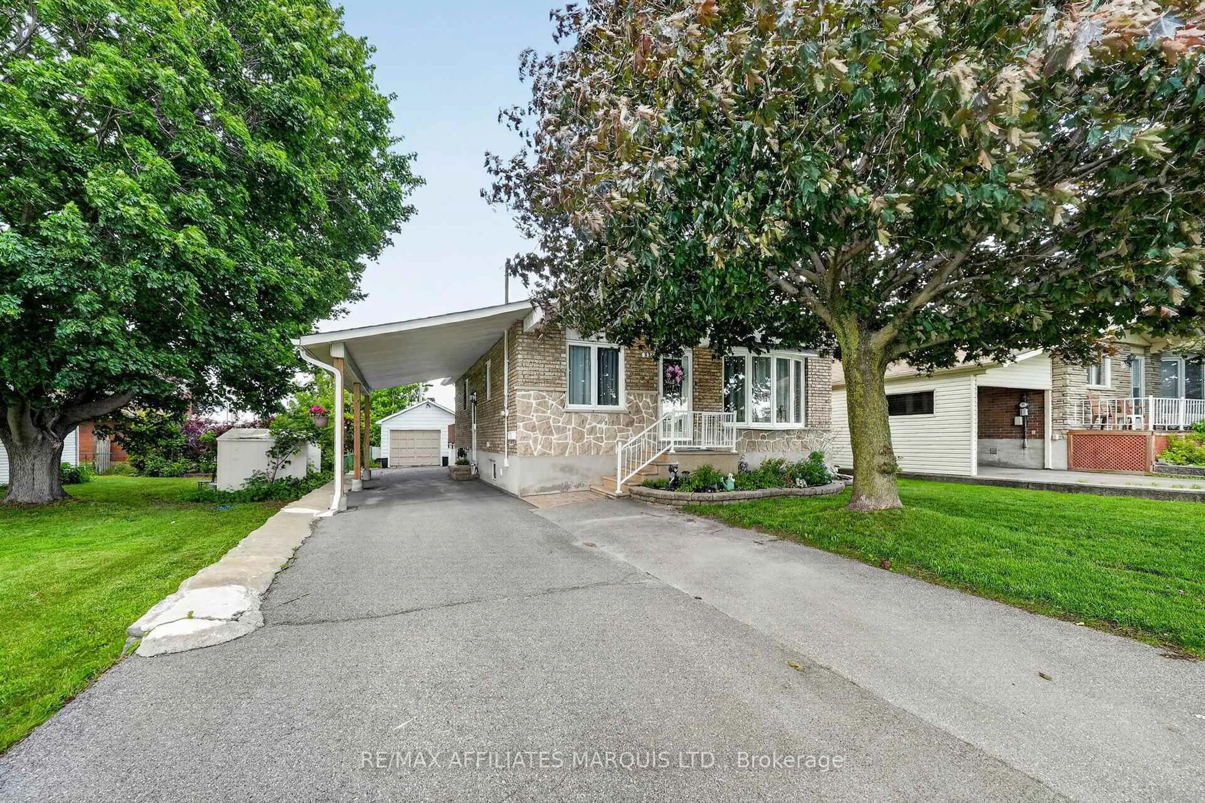 Unknown for 824 Alice St, Cornwall Ontario K6H 4S6