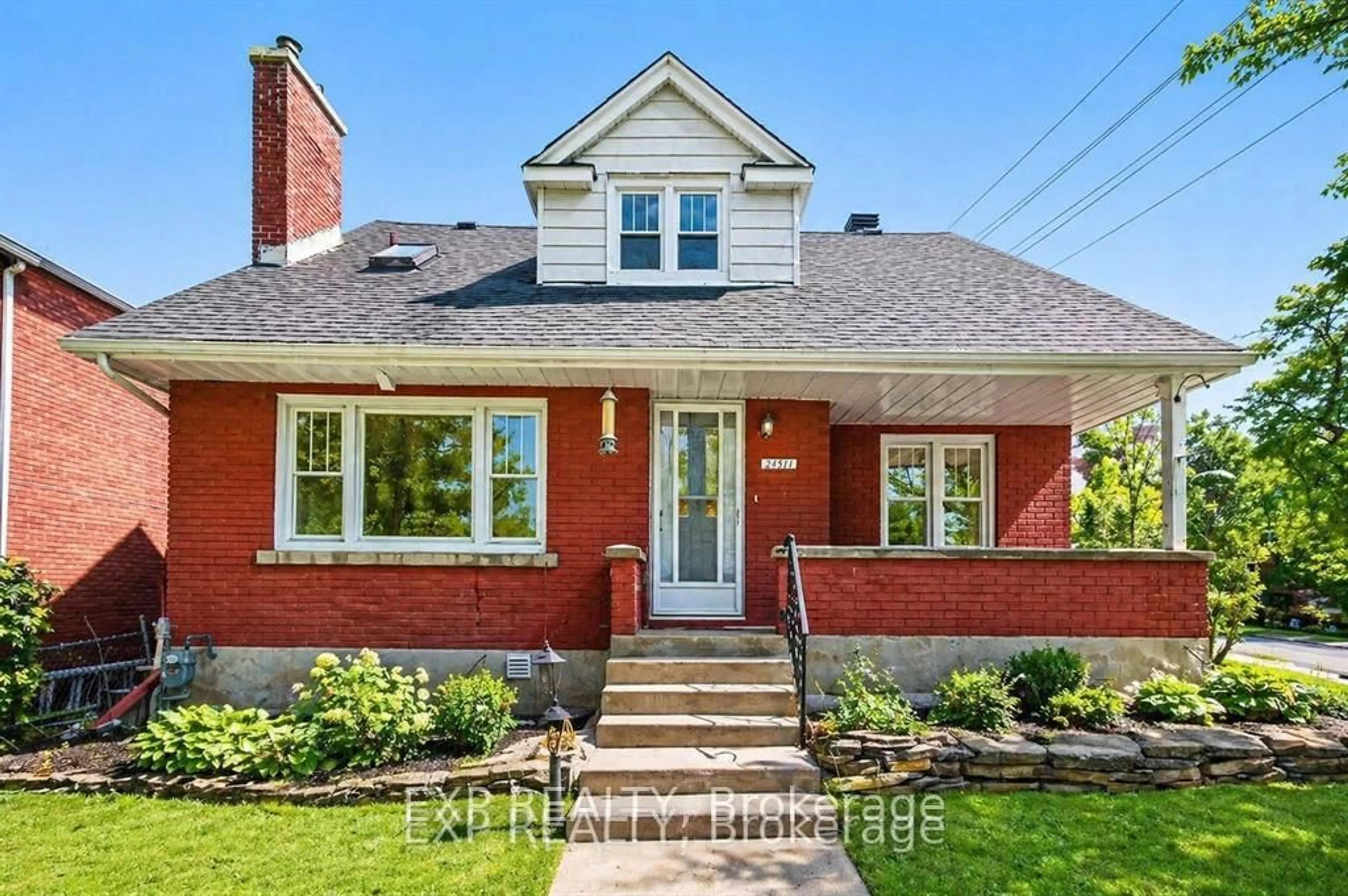 Home with brick exterior material, street for 2511 Junction Ave, Ottawa Ontario K1V 8G9