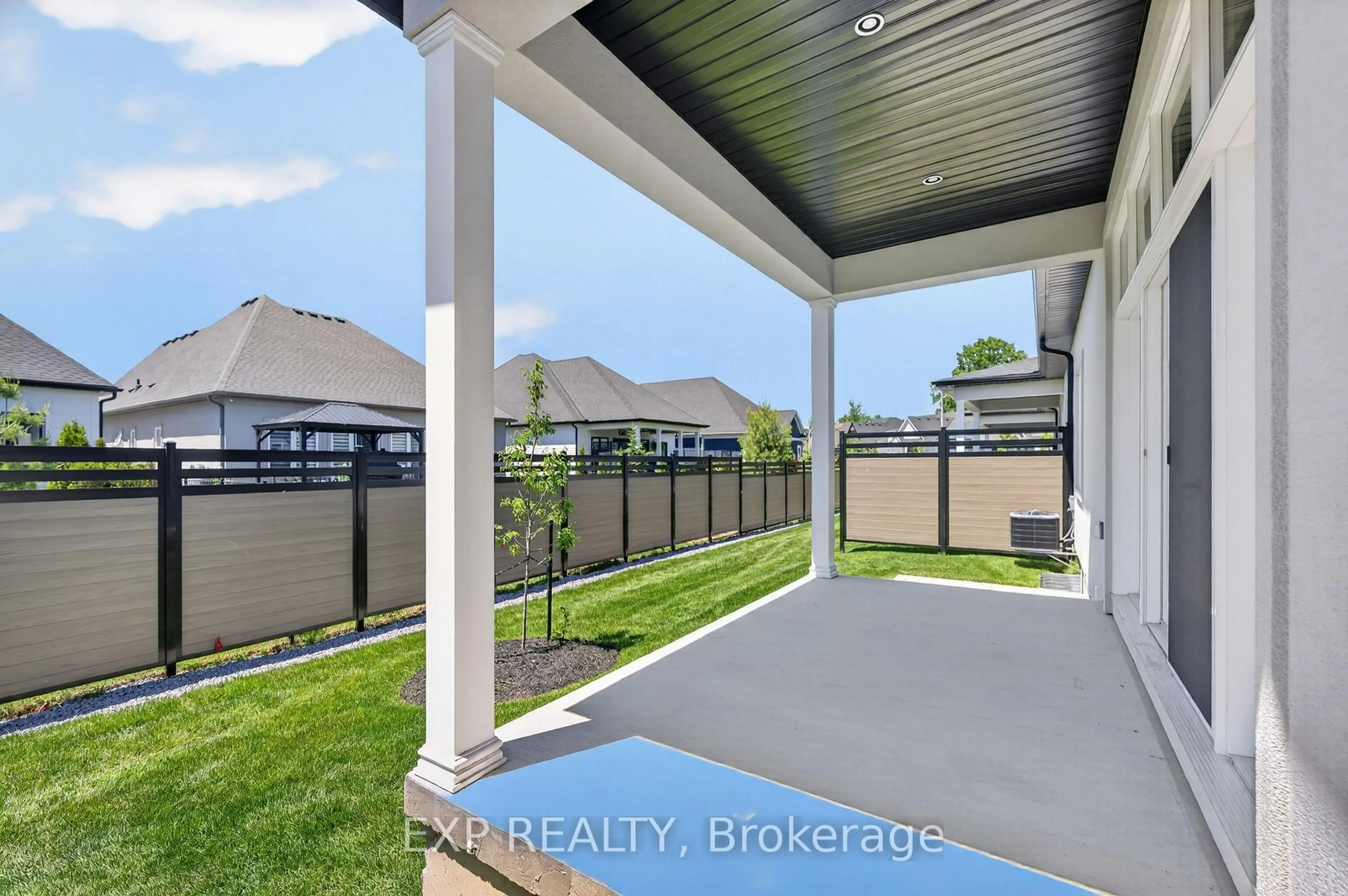 Patio, water/lake/river/ocean view for 10 Butternut Cres, Fort Erie Ontario L0S 1N0