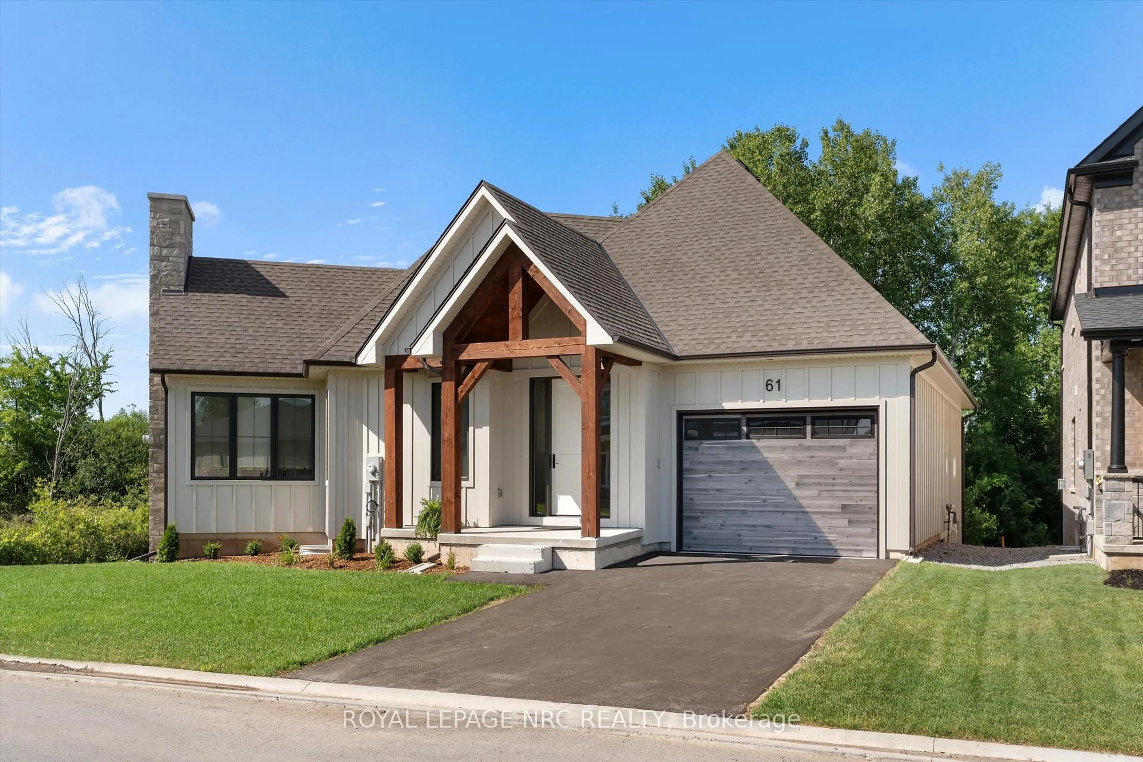 Home with brick exterior material, street for 61 Westcott Rd, Welland Ontario L3C 0K9