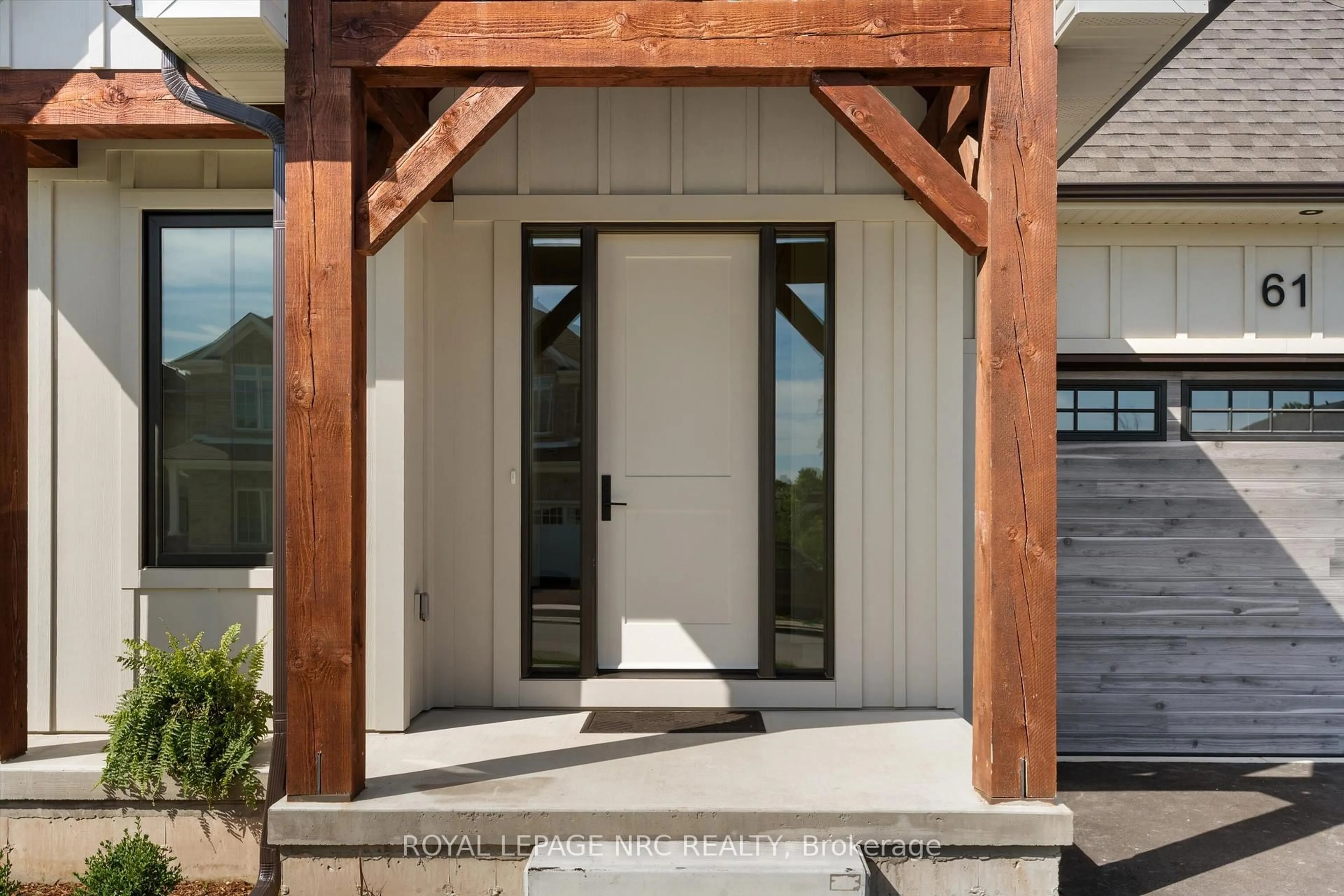 Indoor entryway for 61 Westcott Rd, Welland Ontario L3C 0K9