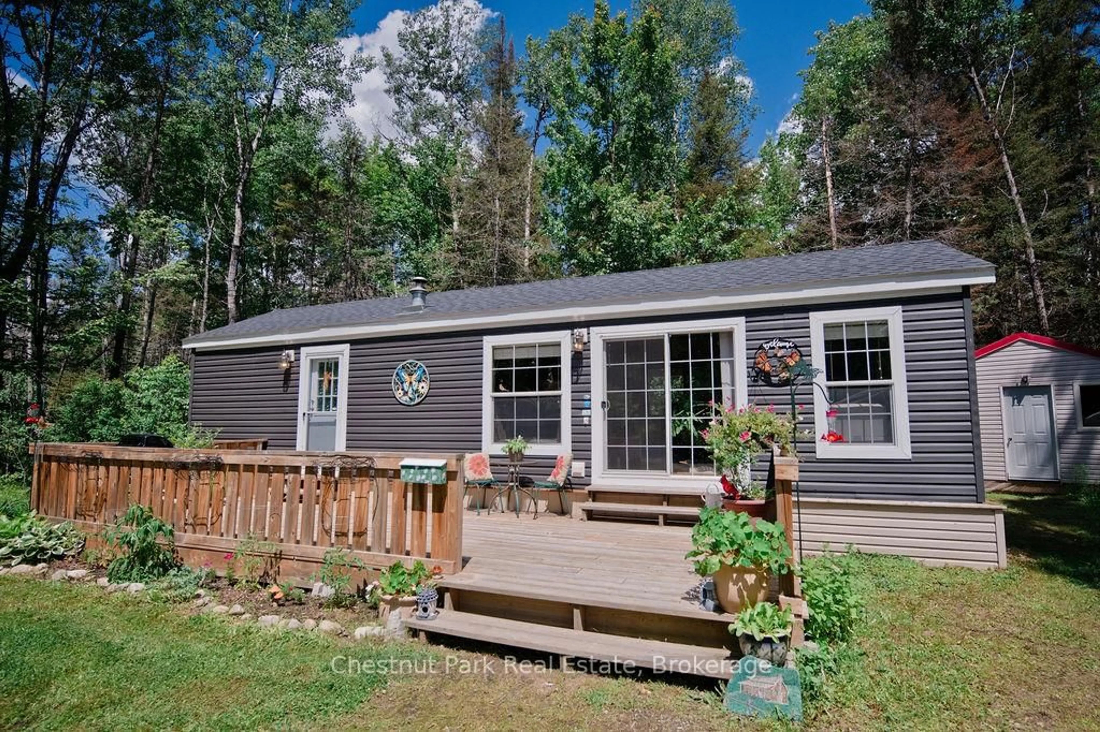 Home with vinyl exterior material, unknown for 98 North Shore Rd #Unit 1, Kearney Ontario P0A 1M0