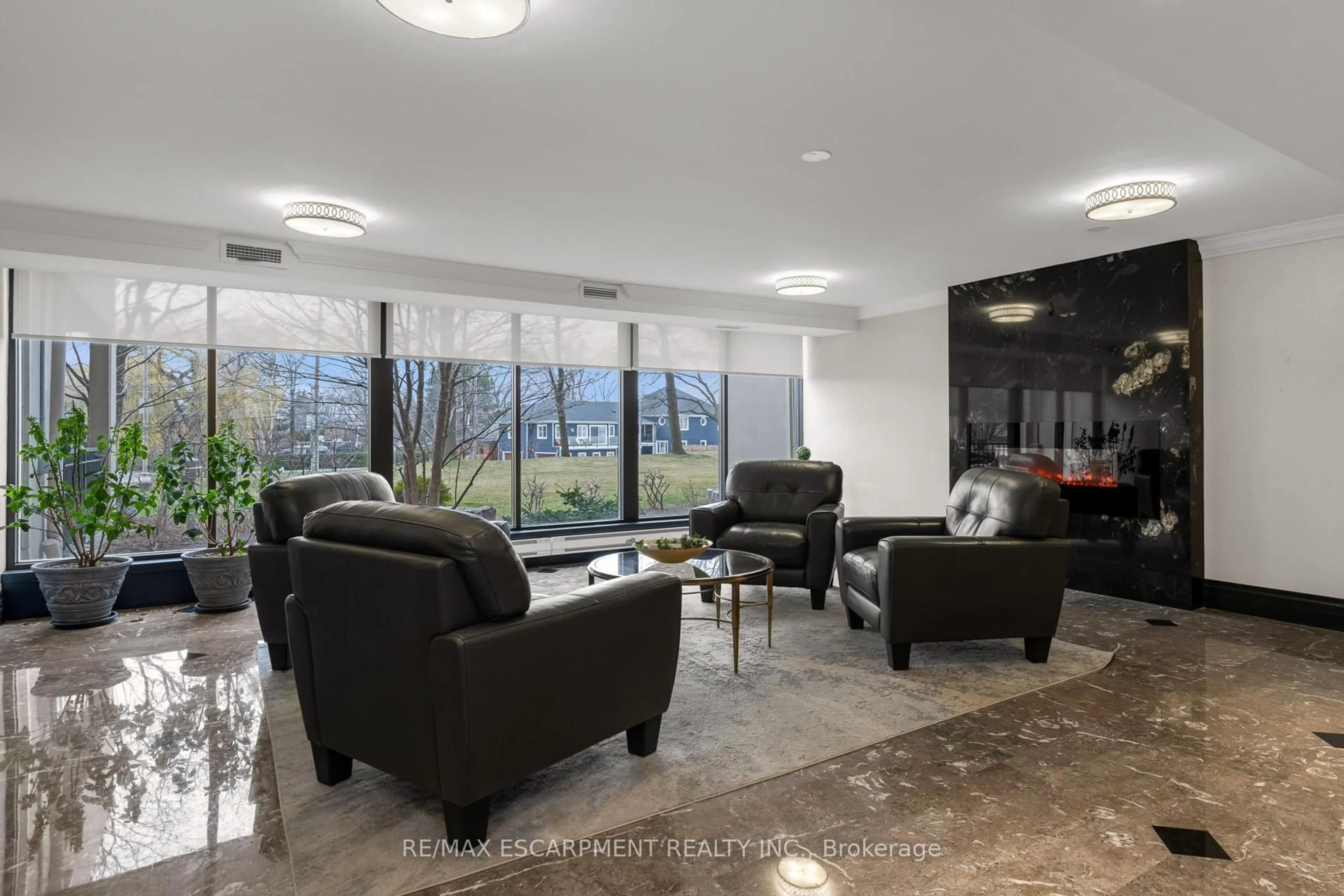 Lobby for 500 Green Rd #211, Hamilton Ontario L8E 3M6