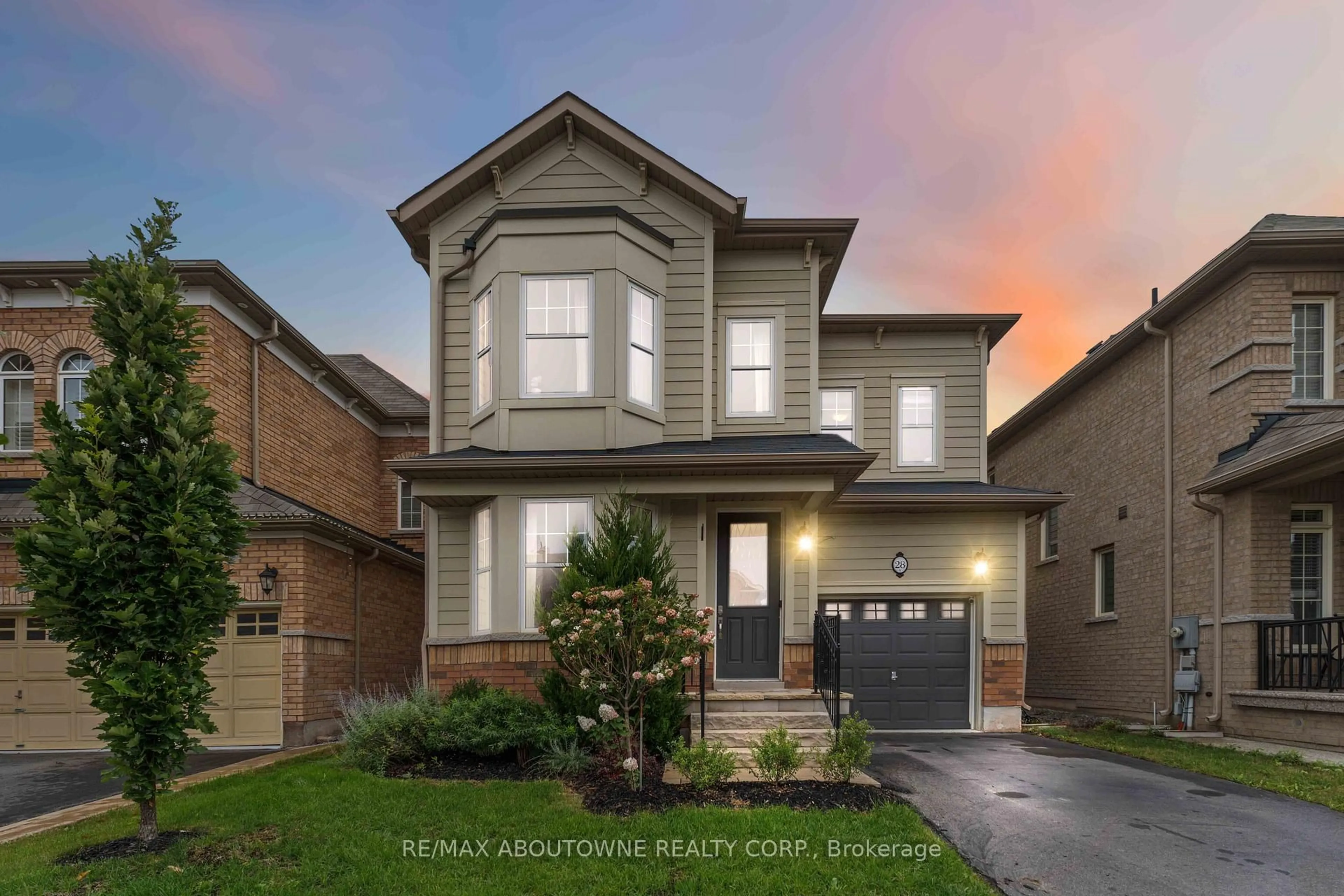 Home with brick exterior material, street for 28 Babcock St, Hamilton Ontario L8B 0S6