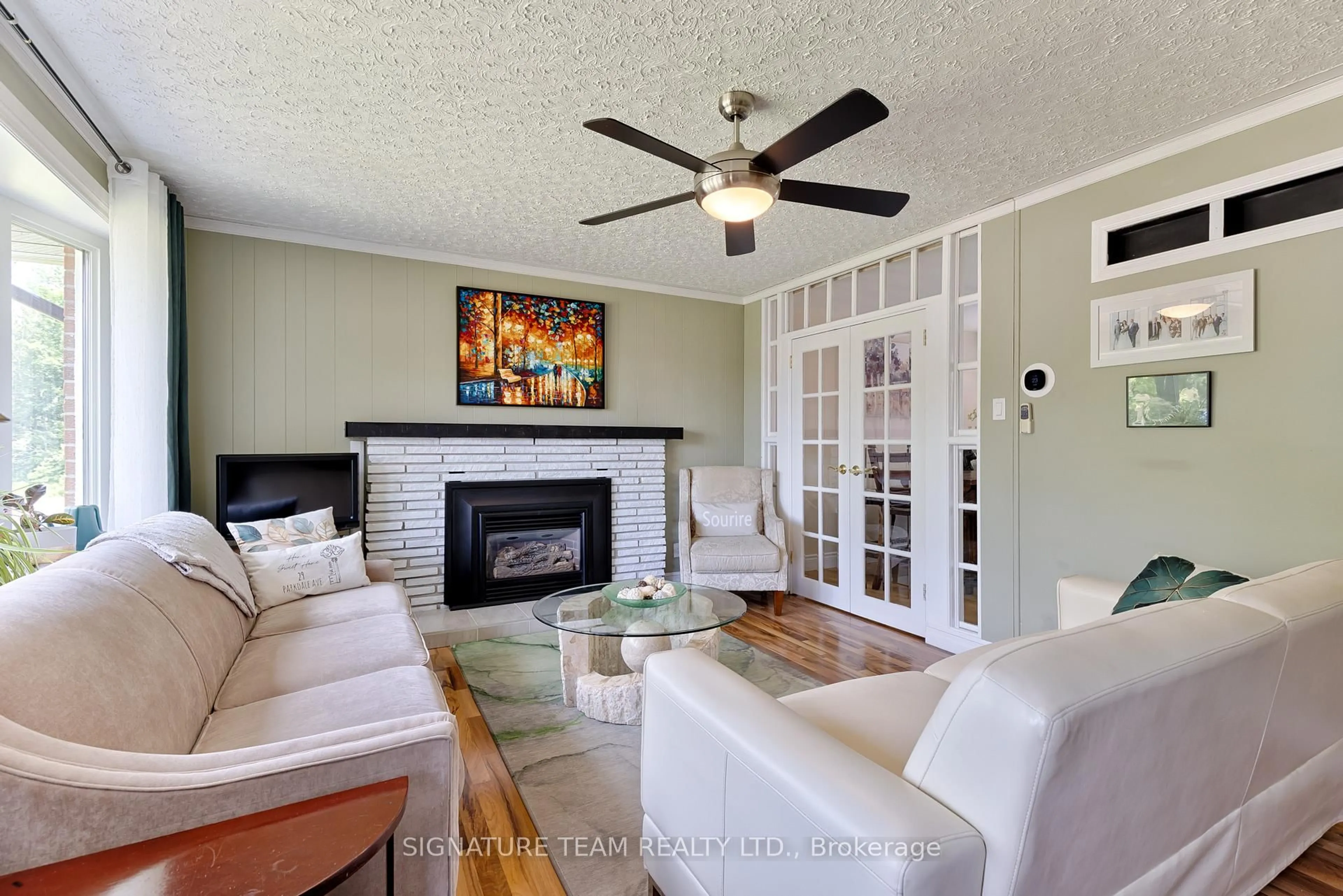 Living room with furniture, unknown for 26 Parkdale Ave, Deep River Ontario K0J 1P0