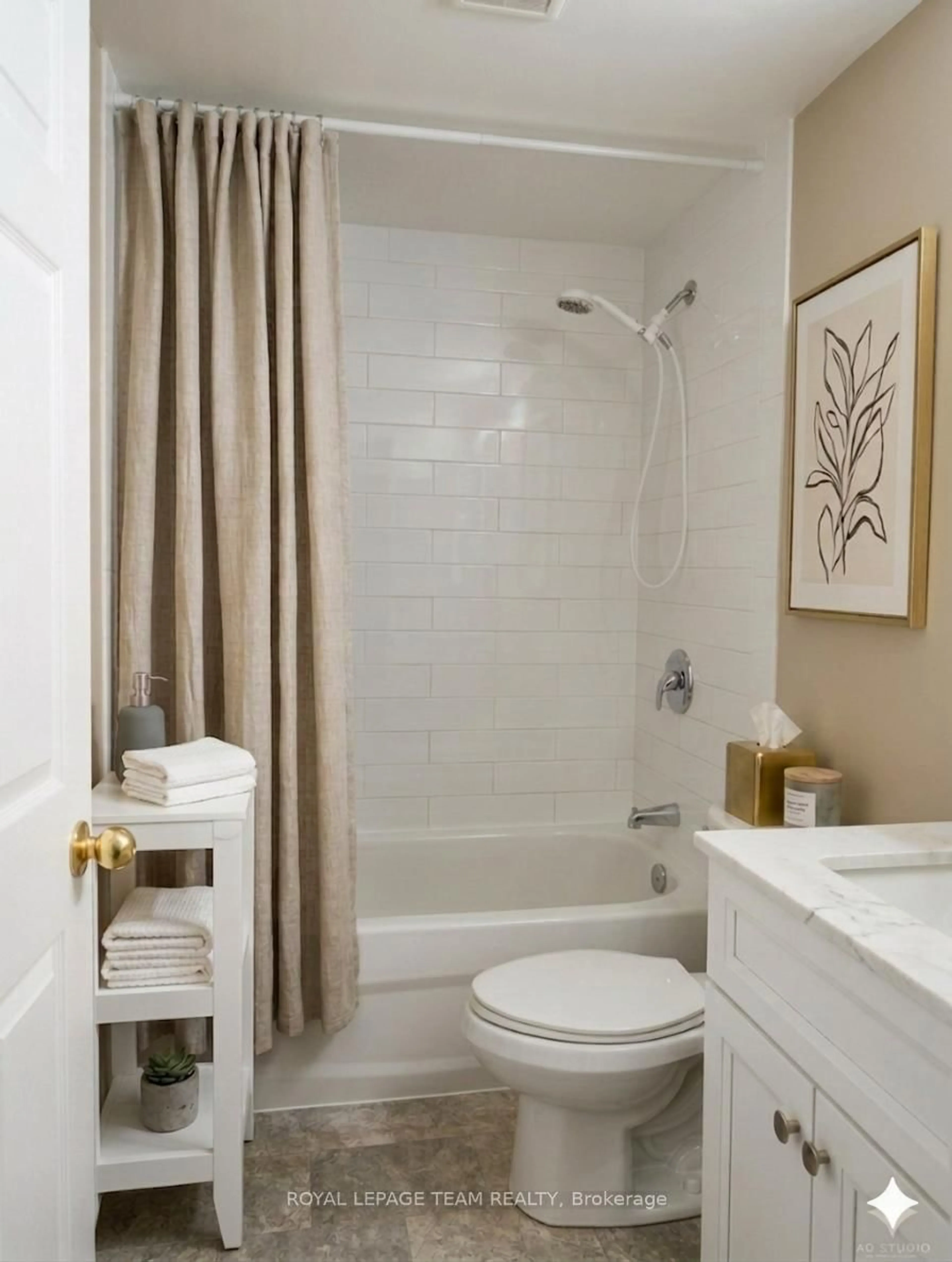 Standard bathroom, ceramic/tile floor for 2020 Jasmine Cres #313, Ottawa Ontario K1J 8K5