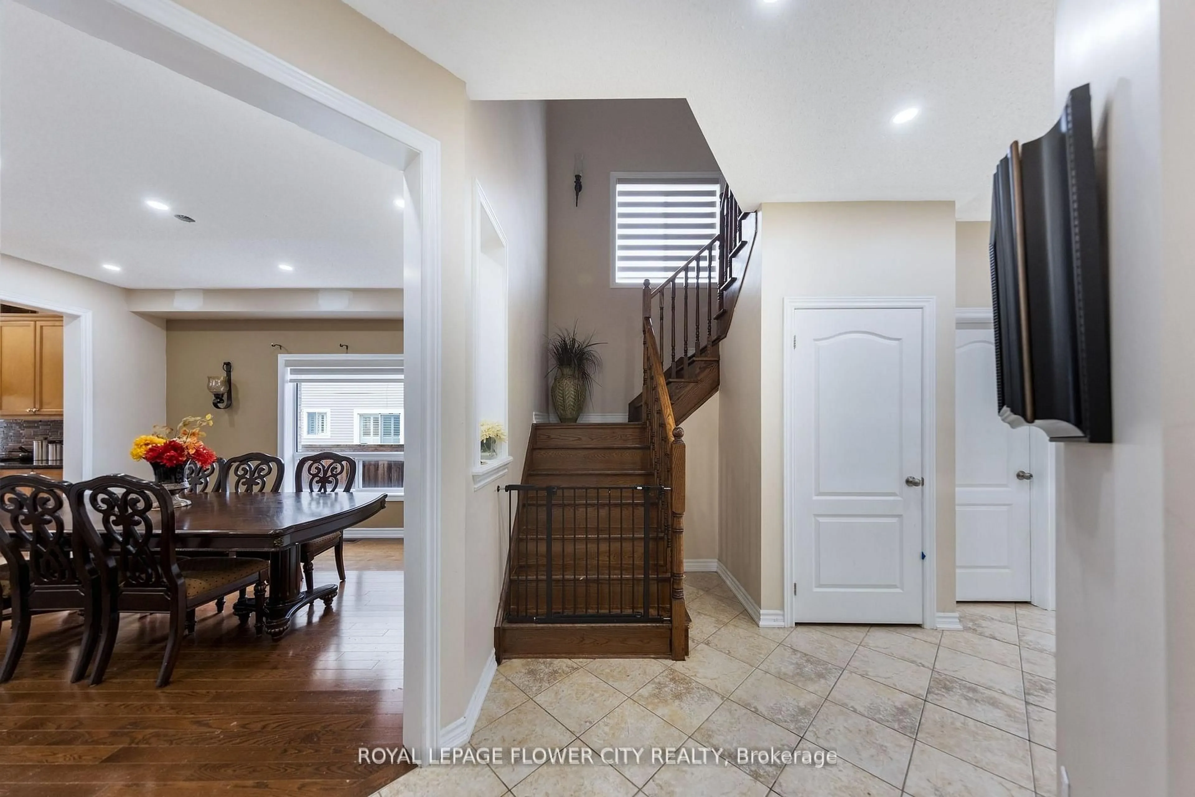 Indoor entryway for 889 O' Reilly Cres, Shelburne Ontario L0N 1S2