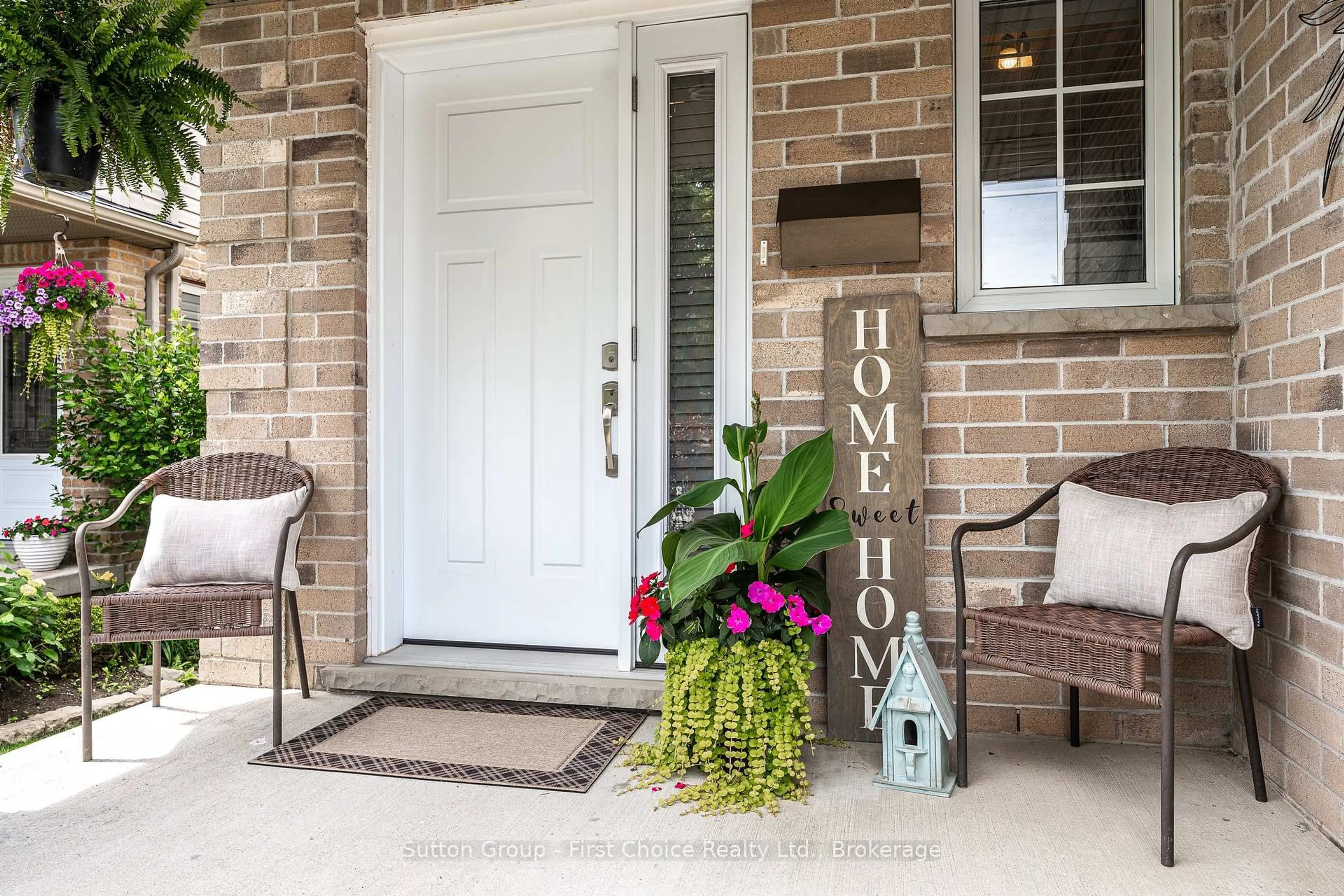 Indoor entryway for 175 Franklin Dr, Stratford Ontario N5A 6R1