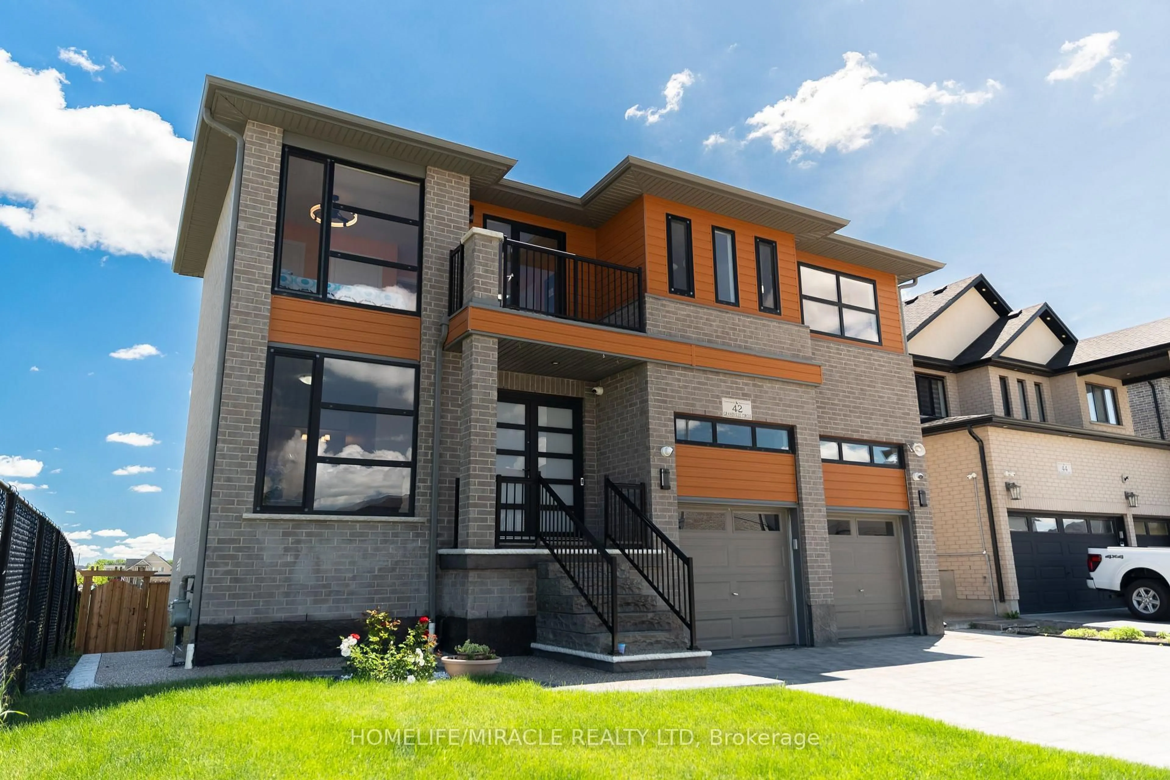 Home with brick exterior material, street for 42 Grandville Circ, Brant Ontario N3L 0J3