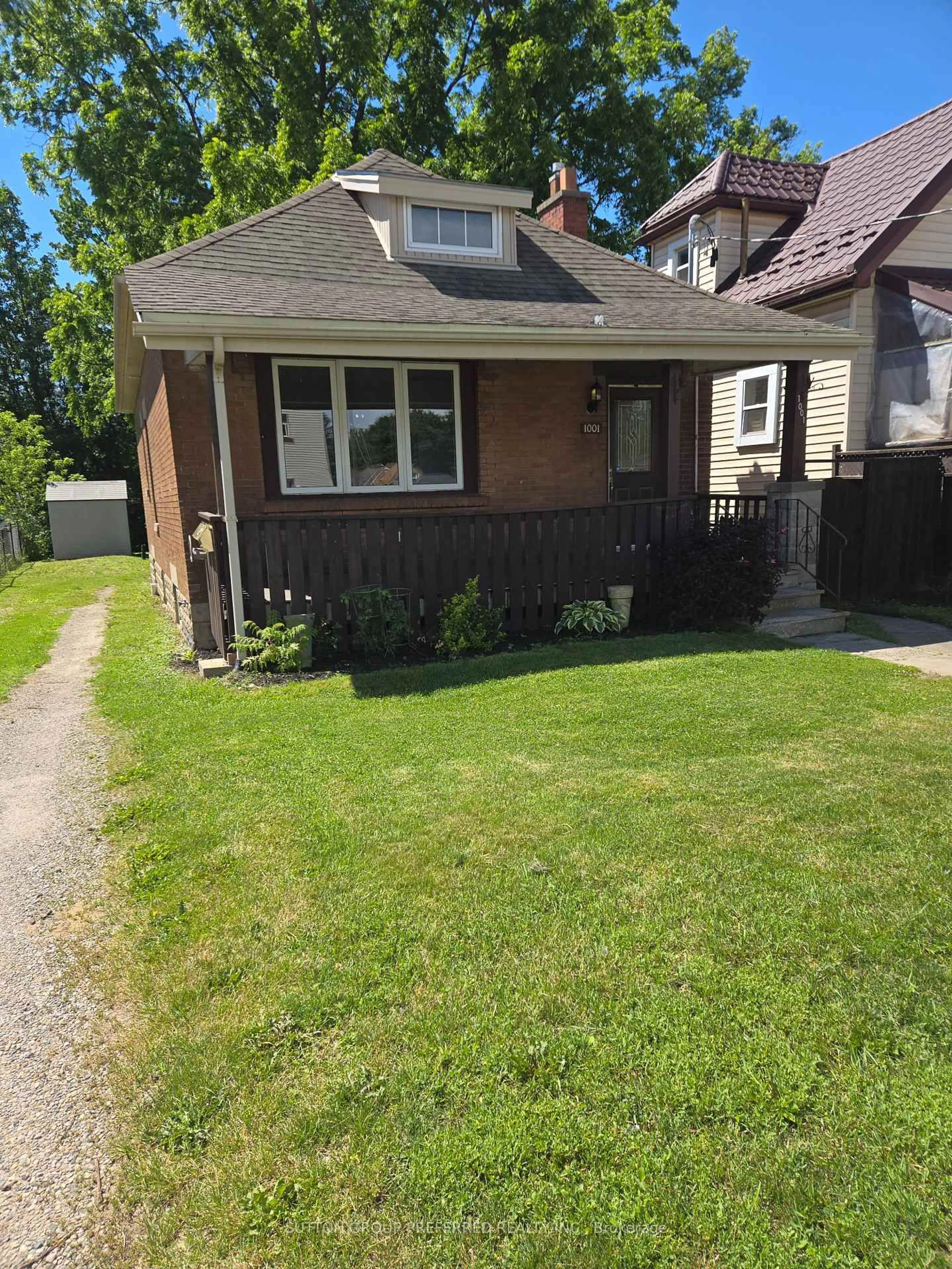 Unknown for 1001 Oxford St, London East Ontario N5Y 3K6