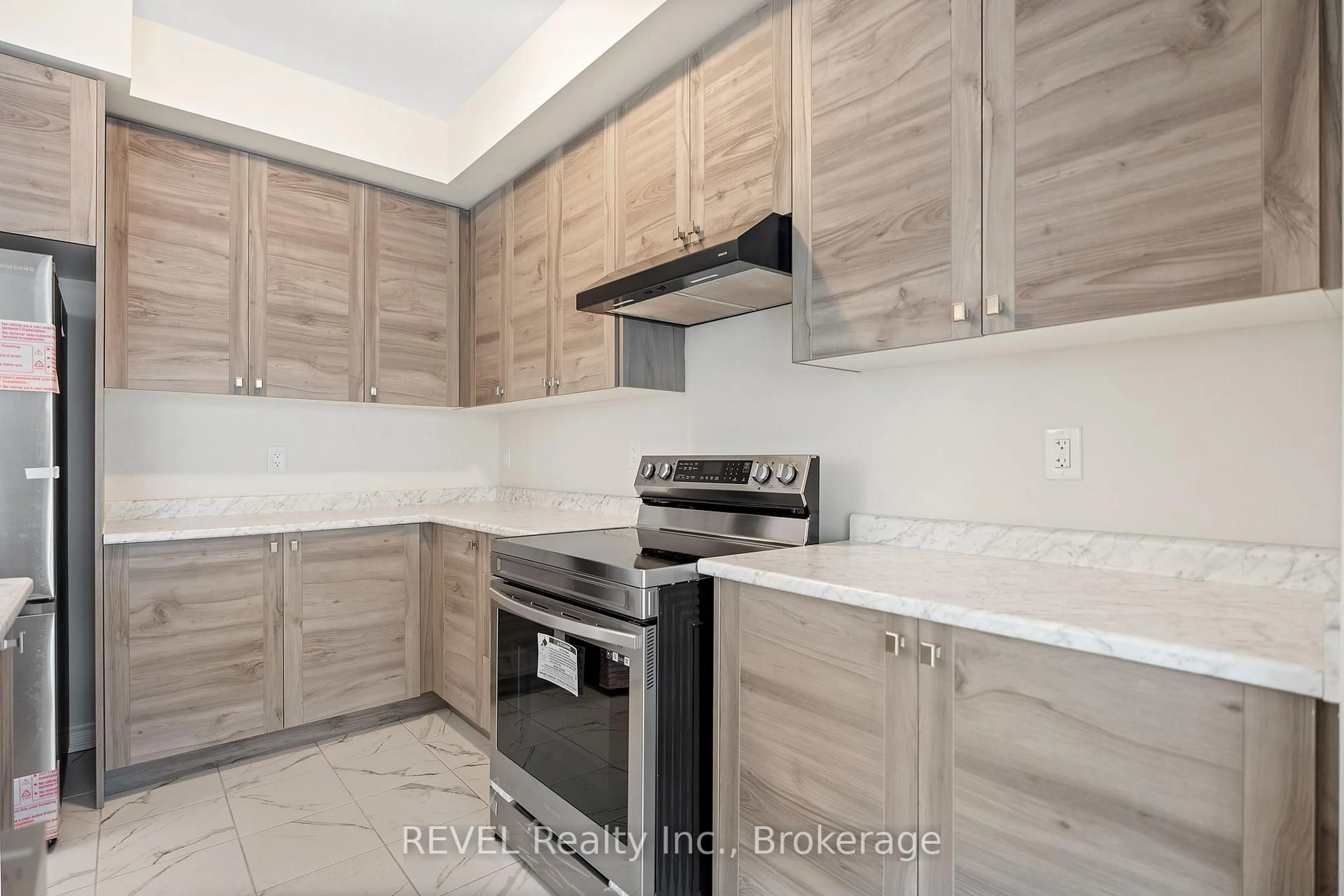 Standard kitchen, ceramic/tile floor for 59 Ever Sweet Way, Thorold Ontario L2V 0K9