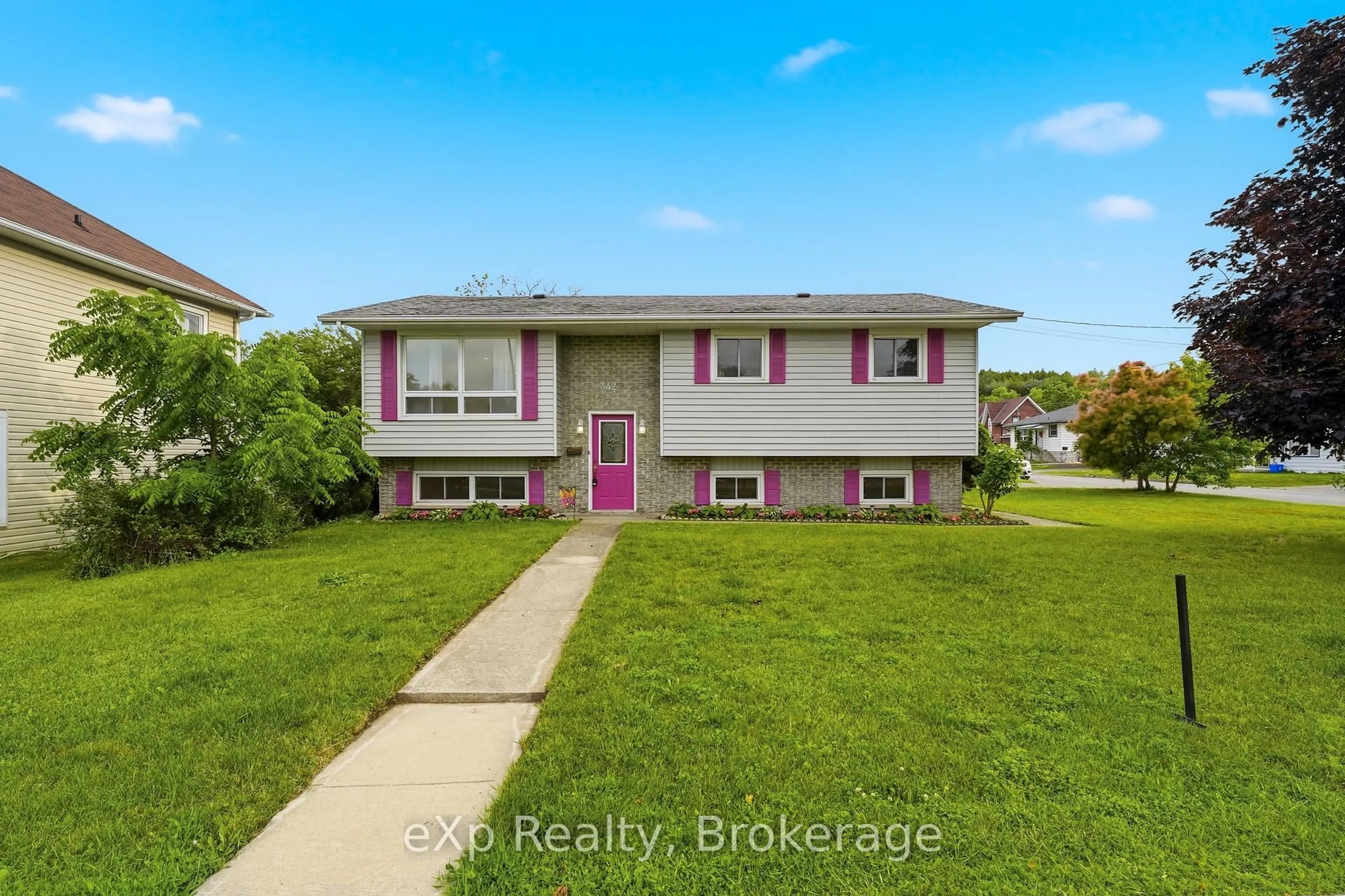 Home with vinyl exterior material, street for 342 Front St, Quinte West Ontario K8V 4P5