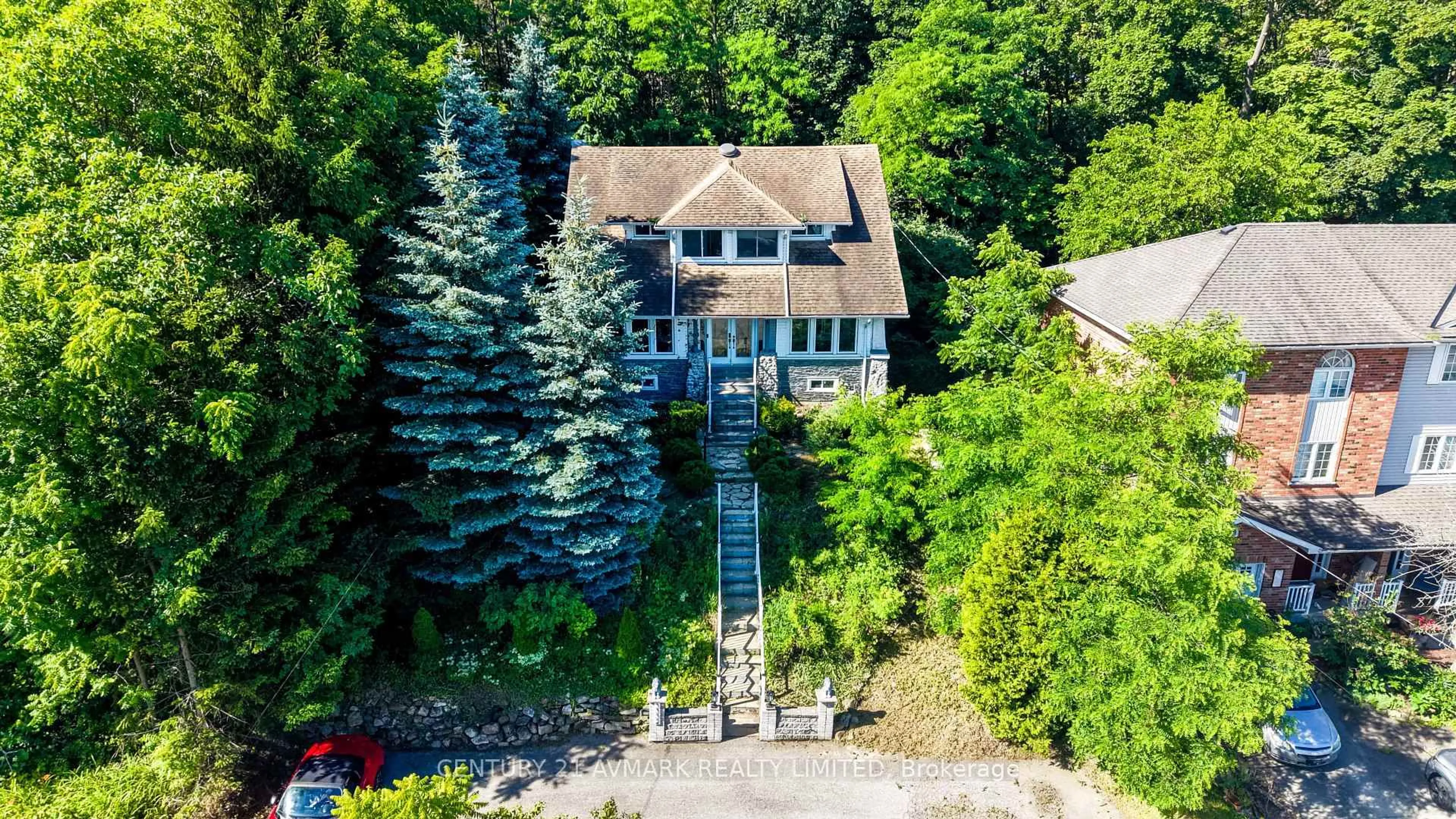 A pic from outside/outdoor area/front of a property/back of a property/a pic from drone, building for 3332 King St, Lincoln Ontario L0R 2C0
