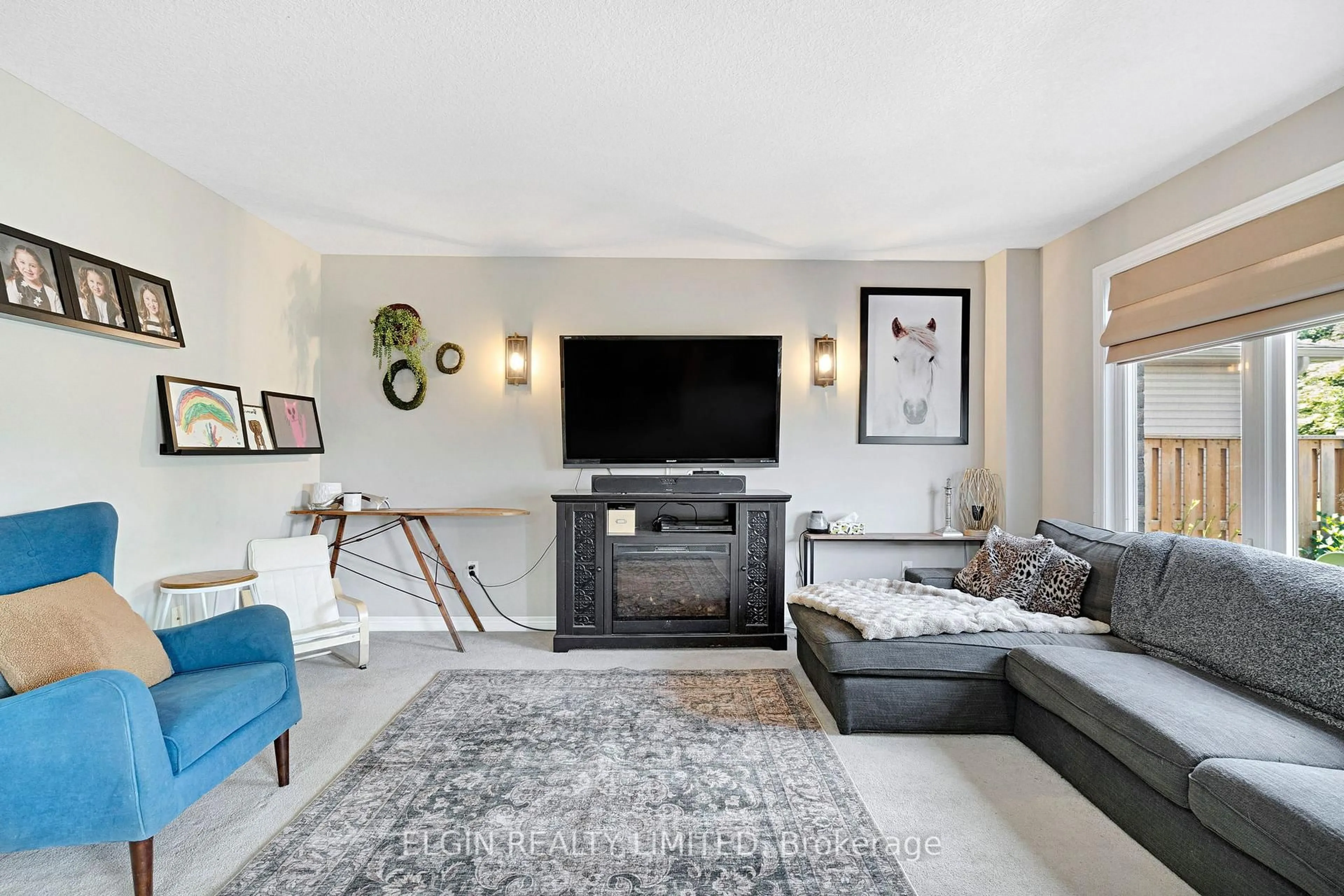 Living room with furniture, unknown for 18 Goldenrod Crt, St. Thomas Ontario N5P 4M7