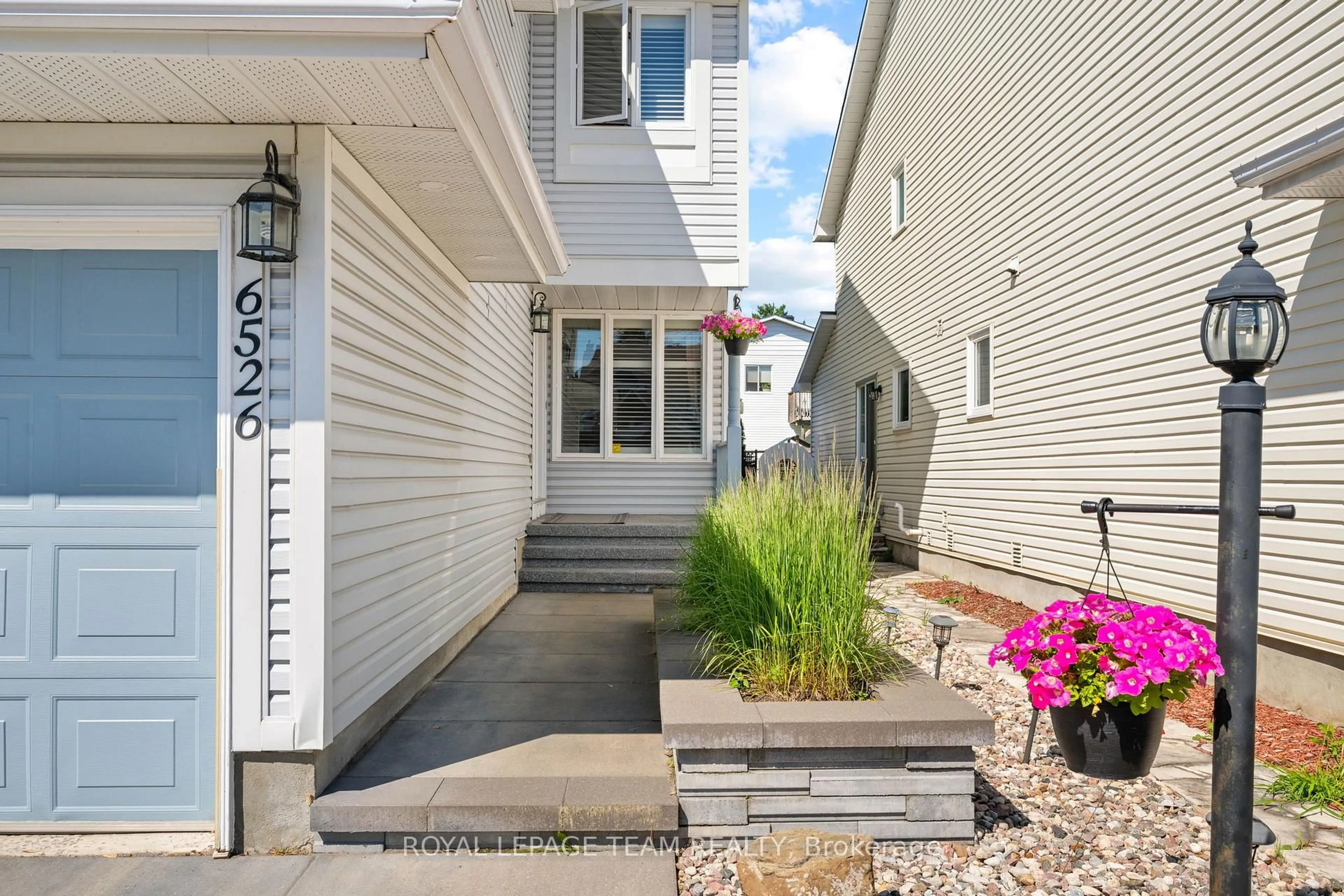Unknown for 6526 Tooney Dr, Ottawa Ontario K1C 7G9
