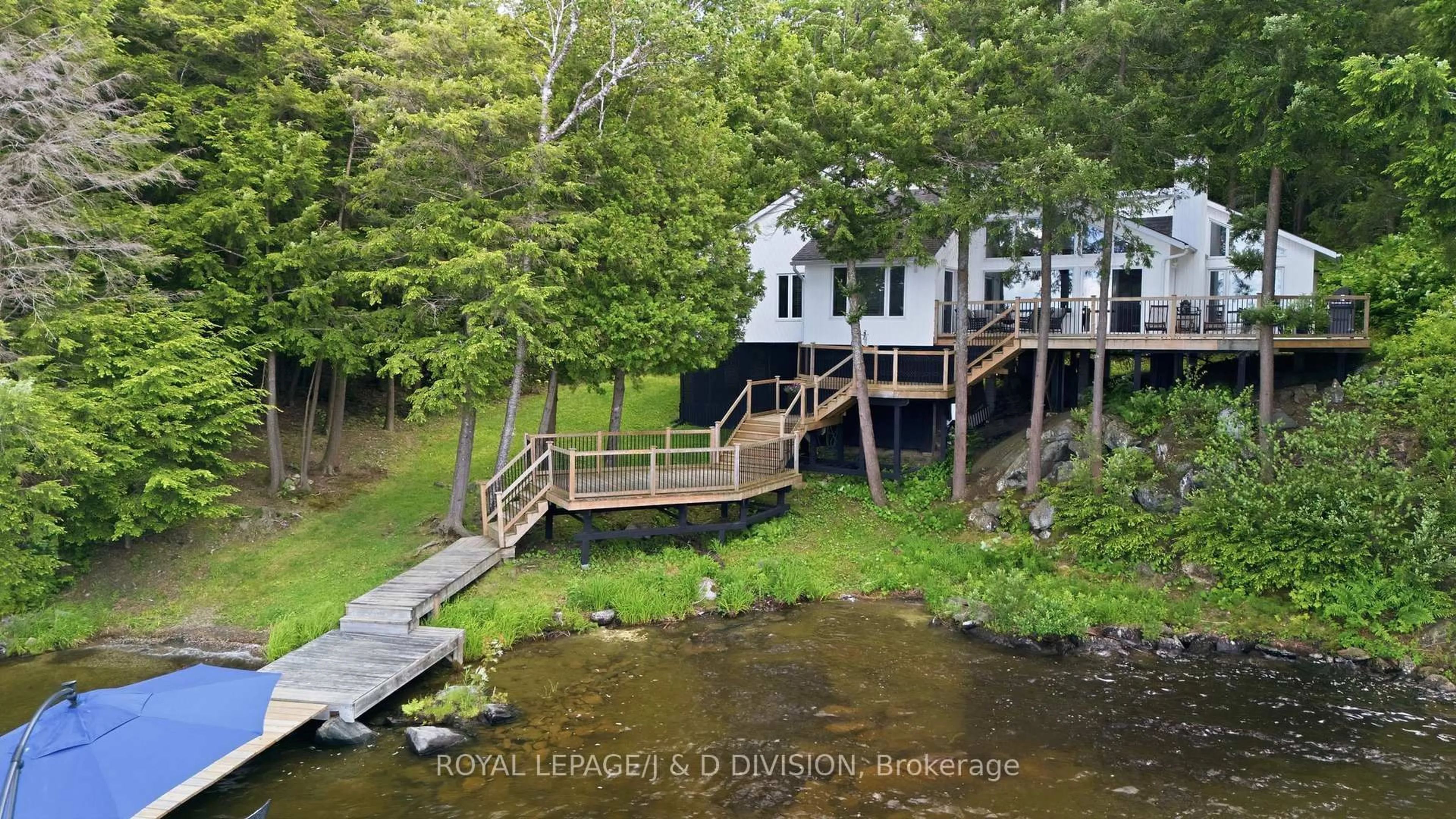 A pic from outside/outdoor area/front of a property/back of a property/a pic from drone, water/lake/river/ocean view for 200 Blackstone Lake Water, The Archipelago Ontario P0G 1G0