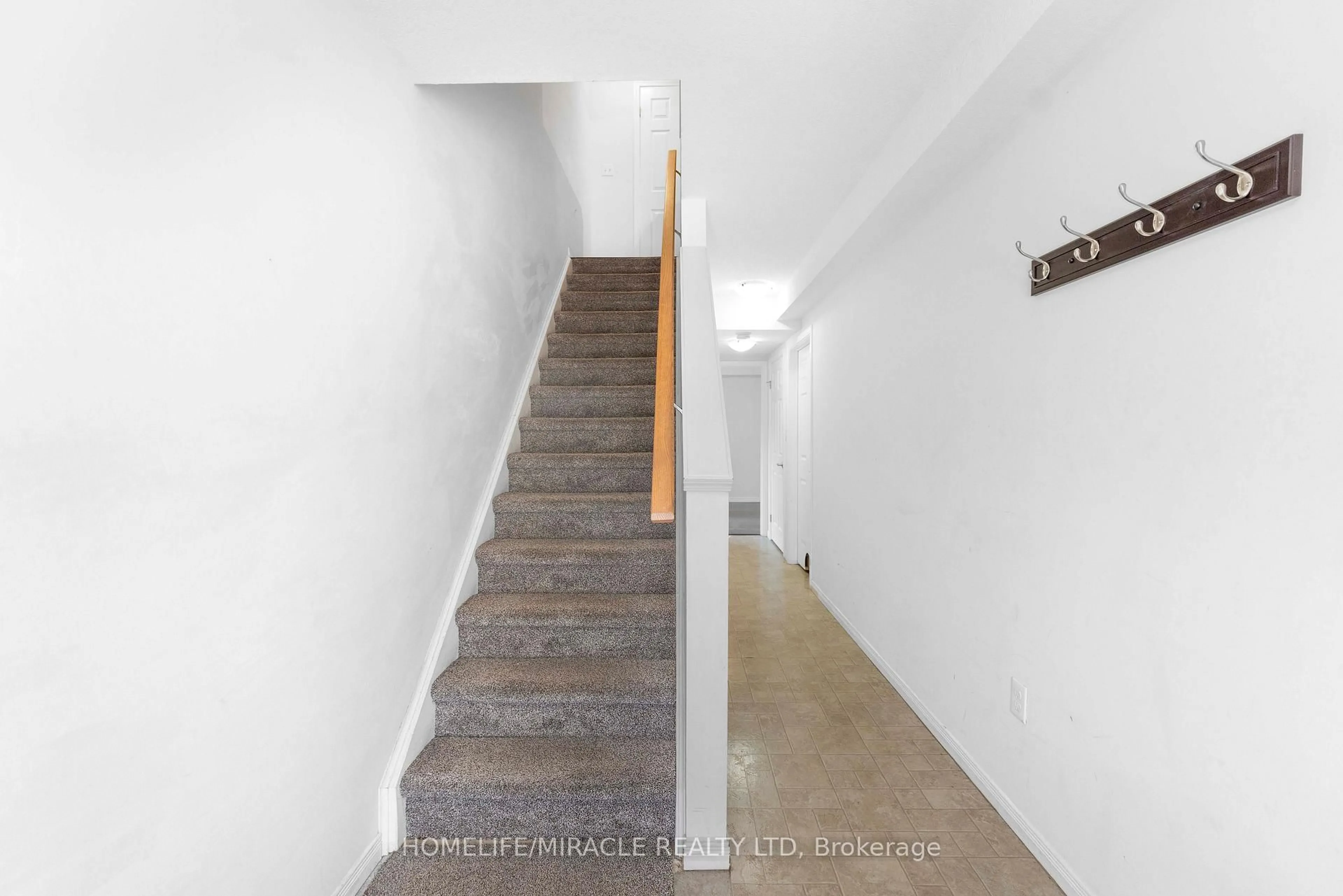 Stairs for 750 Lawrence St #93, Cambridge Ontario N3H 0A9
