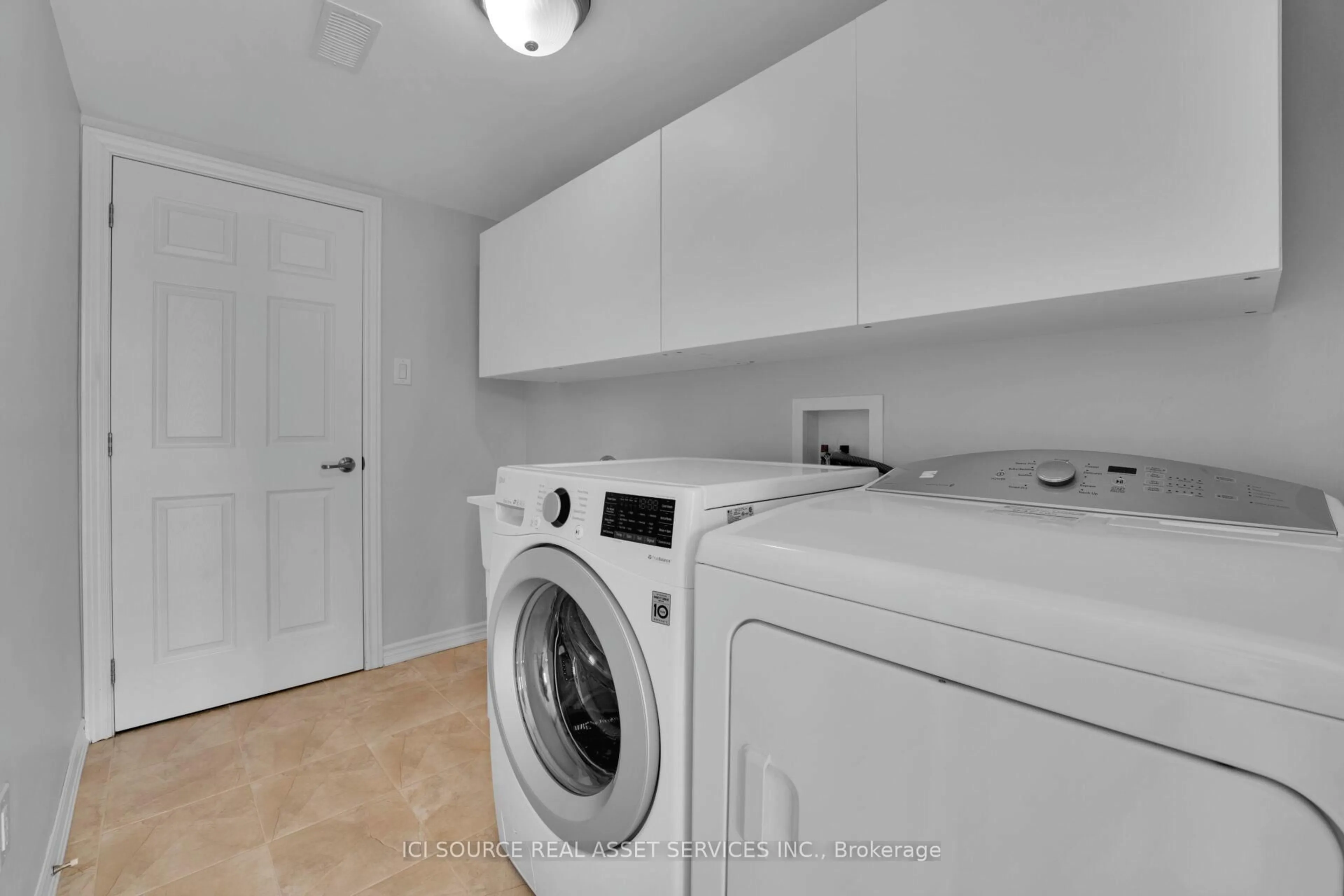 Laundry room for 541 Ensatina Cres, Ottawa Ontario K2J 6H3