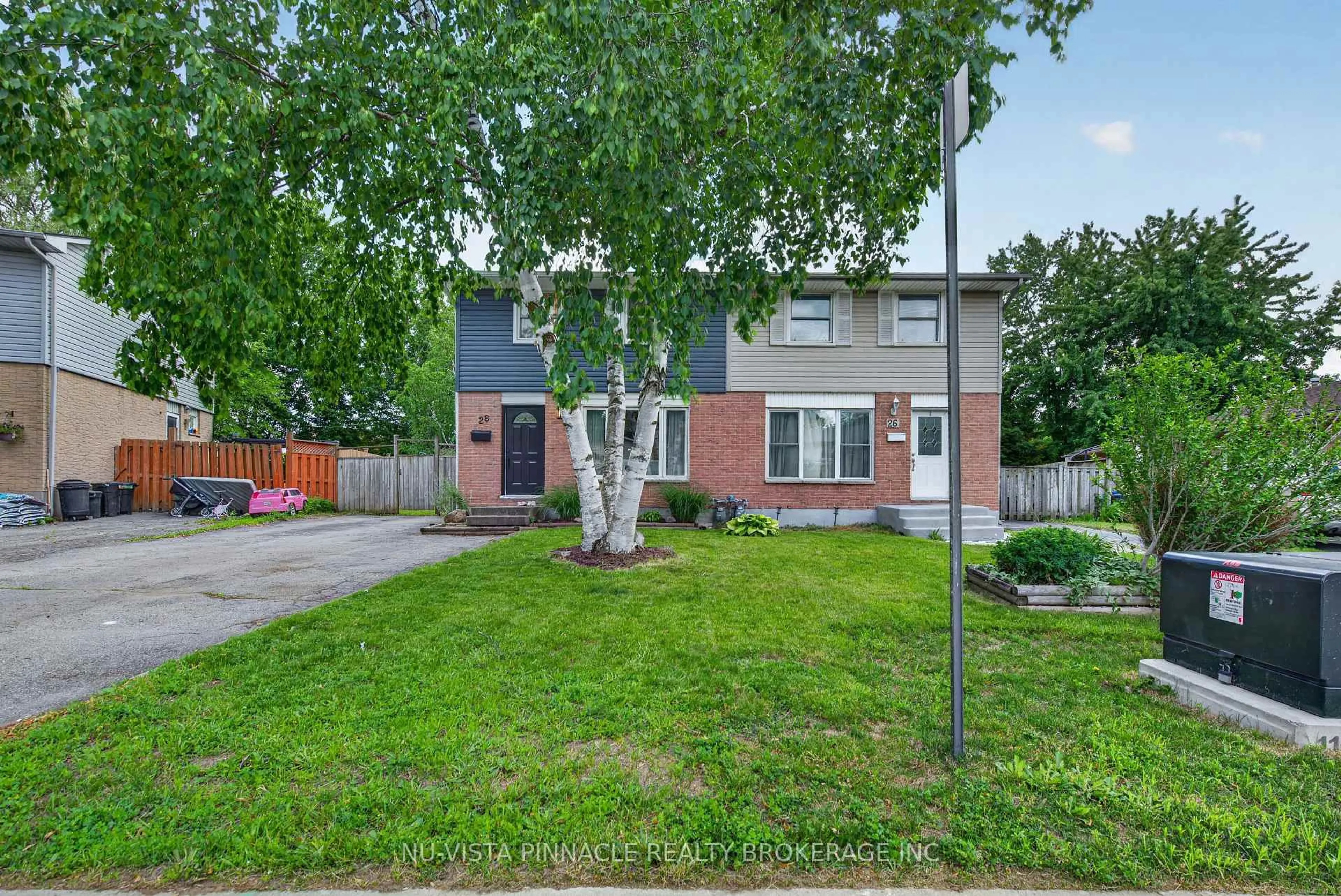 Unknown for 28 Edgemere Cres, London South Ontario N5Z 4M5