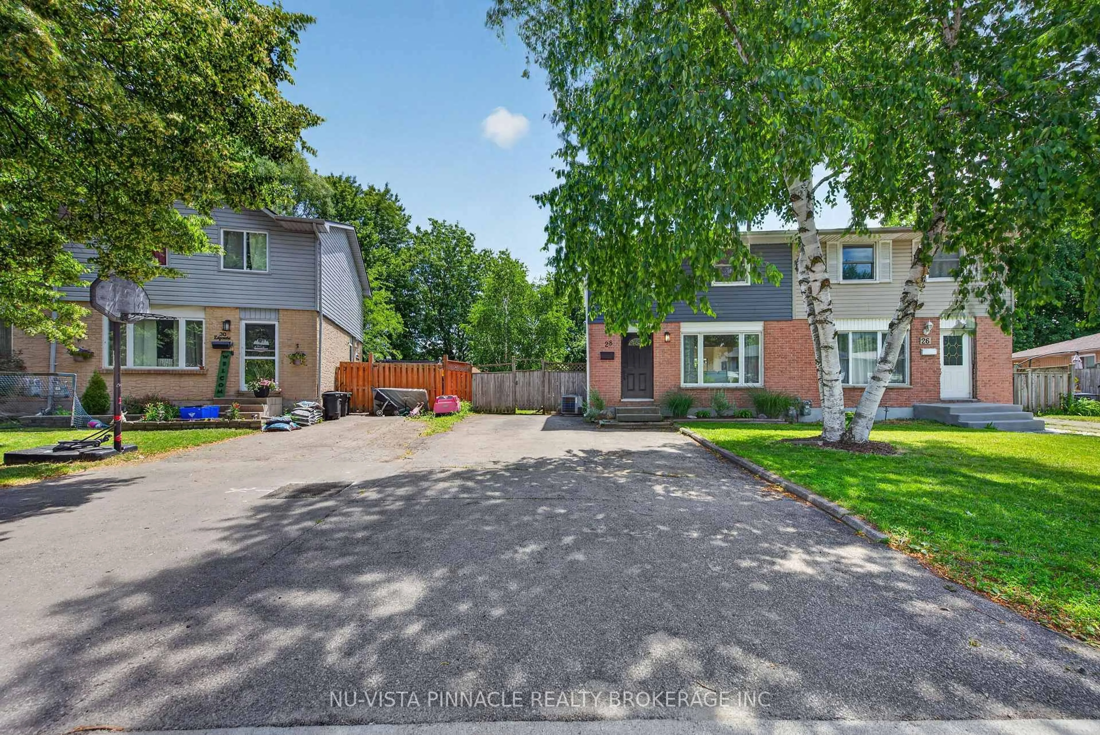 A pic from outside/outdoor area/front of a property/back of a property/a pic from drone, street for 28 Edgemere Cres, London South Ontario N5Z 4M5