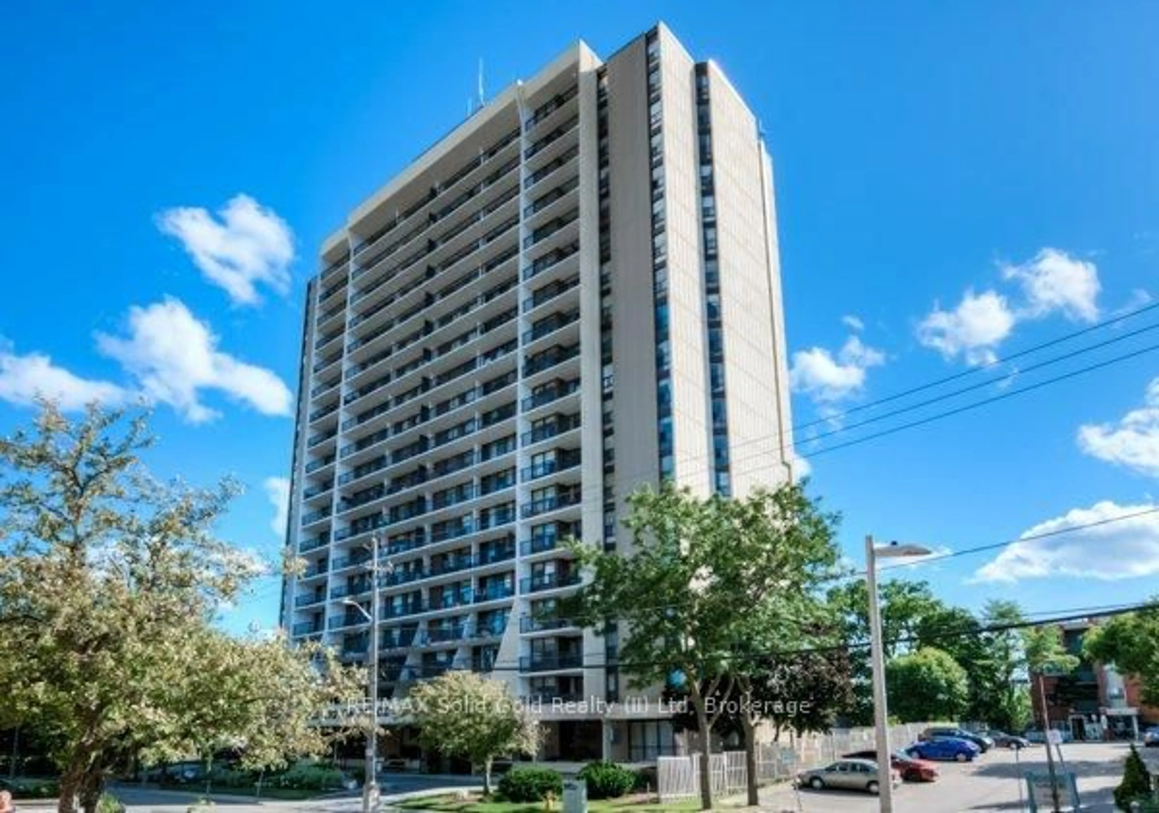 A pic from outside/outdoor area/front of a property/back of a property/a pic from drone, building for 81 Church St #1807, Kitchener Ontario N2G 4M1