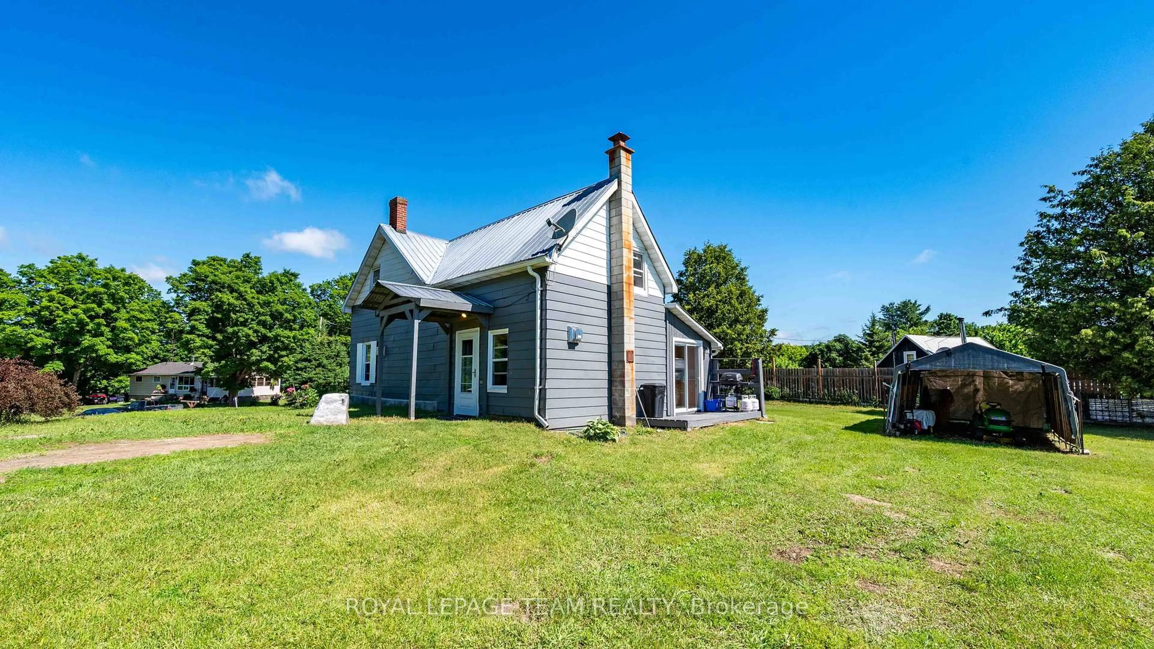A pic from outside/outdoor area/front of a property/back of a property/a pic from drone, building for 828 Cemetery Rd, Lanark Ontario K0G 1K0