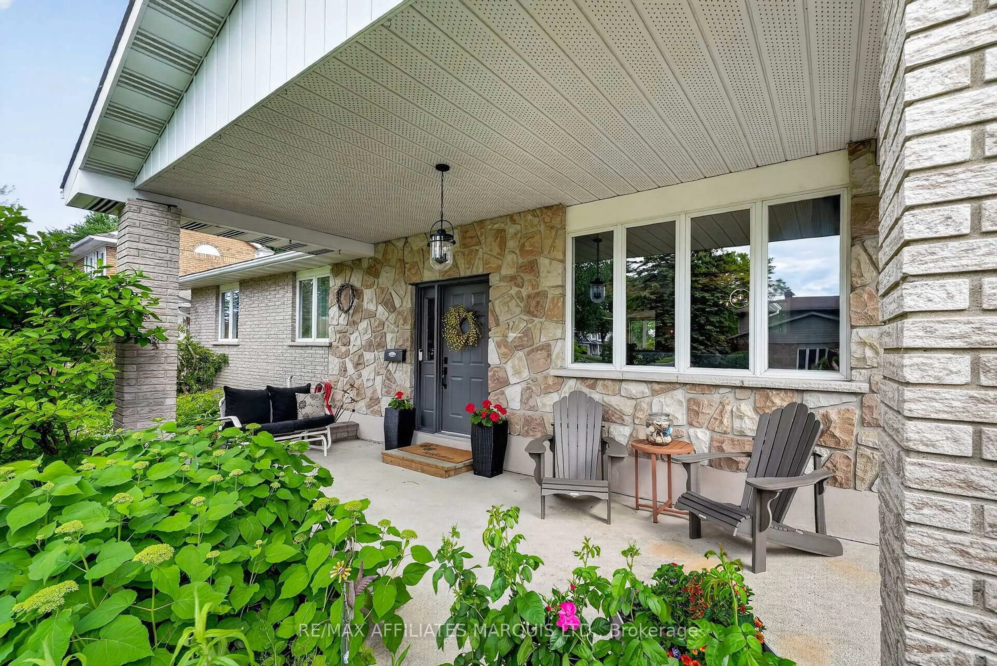 Patio, street for 1628 Grant Ave, Cornwall Ontario K6J 5J4