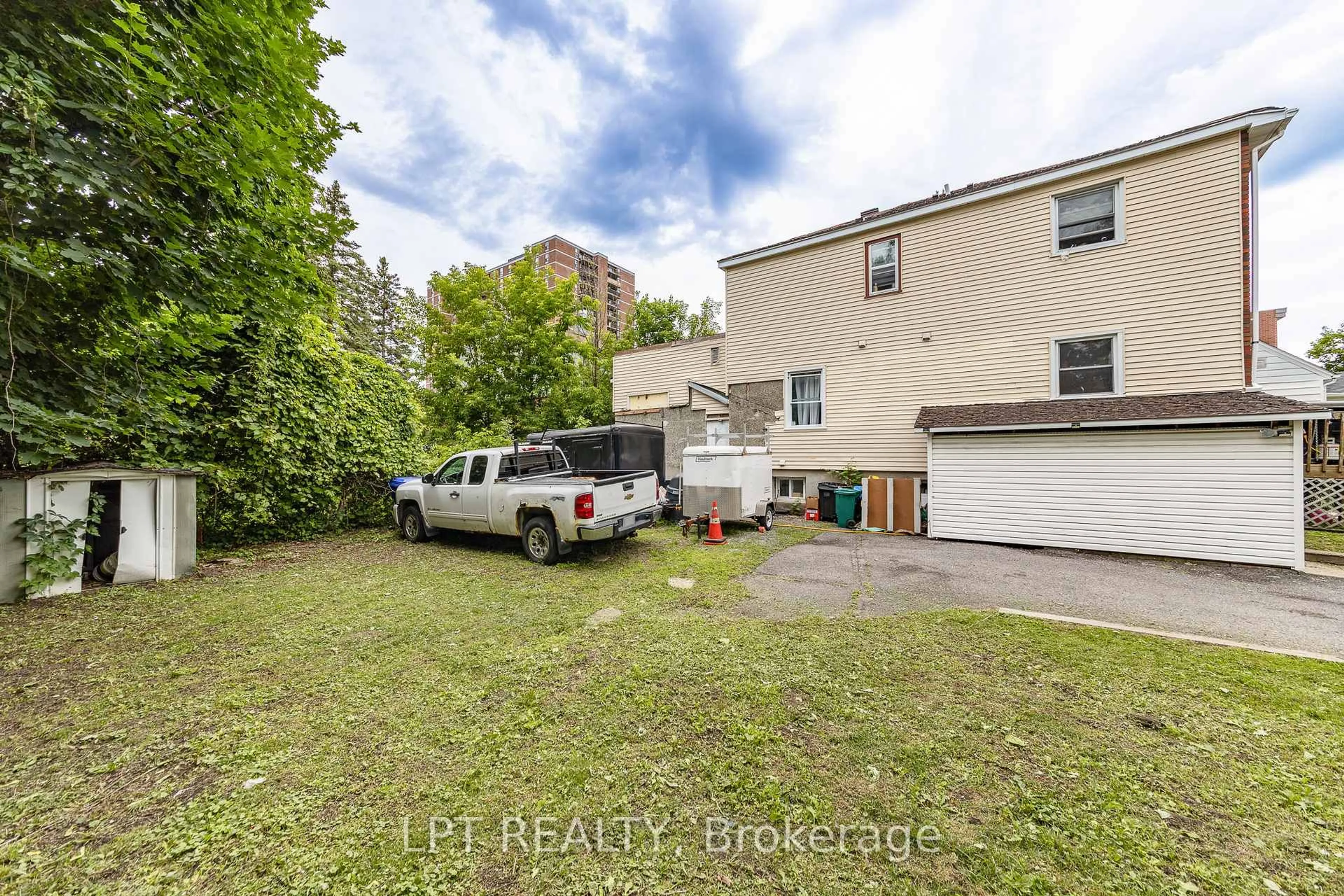 Unknown for 361 Iberville St, Ottawa Ontario K1L 6G1