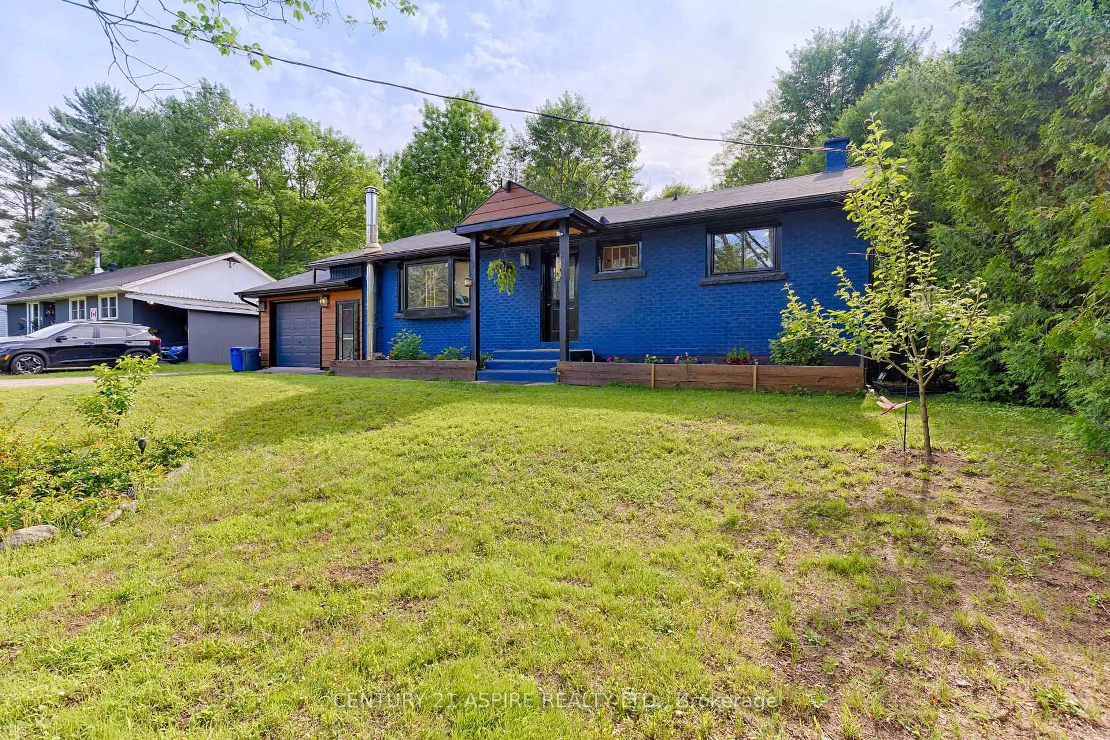 A pic from outside/outdoor area/front of a property/back of a property/a pic from drone, street for 32057 17 Highway, Chalk River Ontario K0J 1J0
