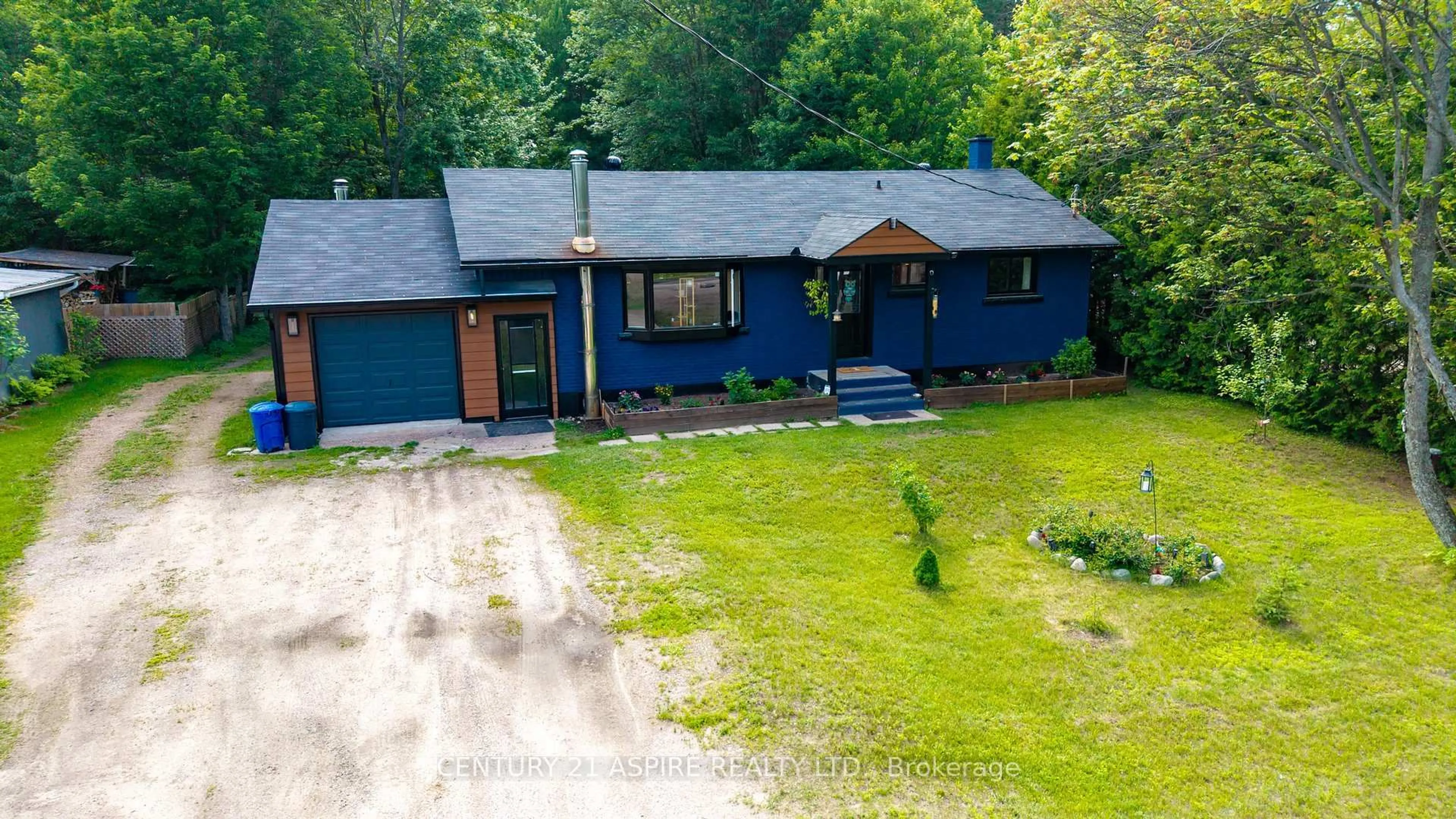 A pic from outside/outdoor area/front of a property/back of a property/a pic from drone, street for 32057 17 Highway, Chalk River Ontario K0J 1J0
