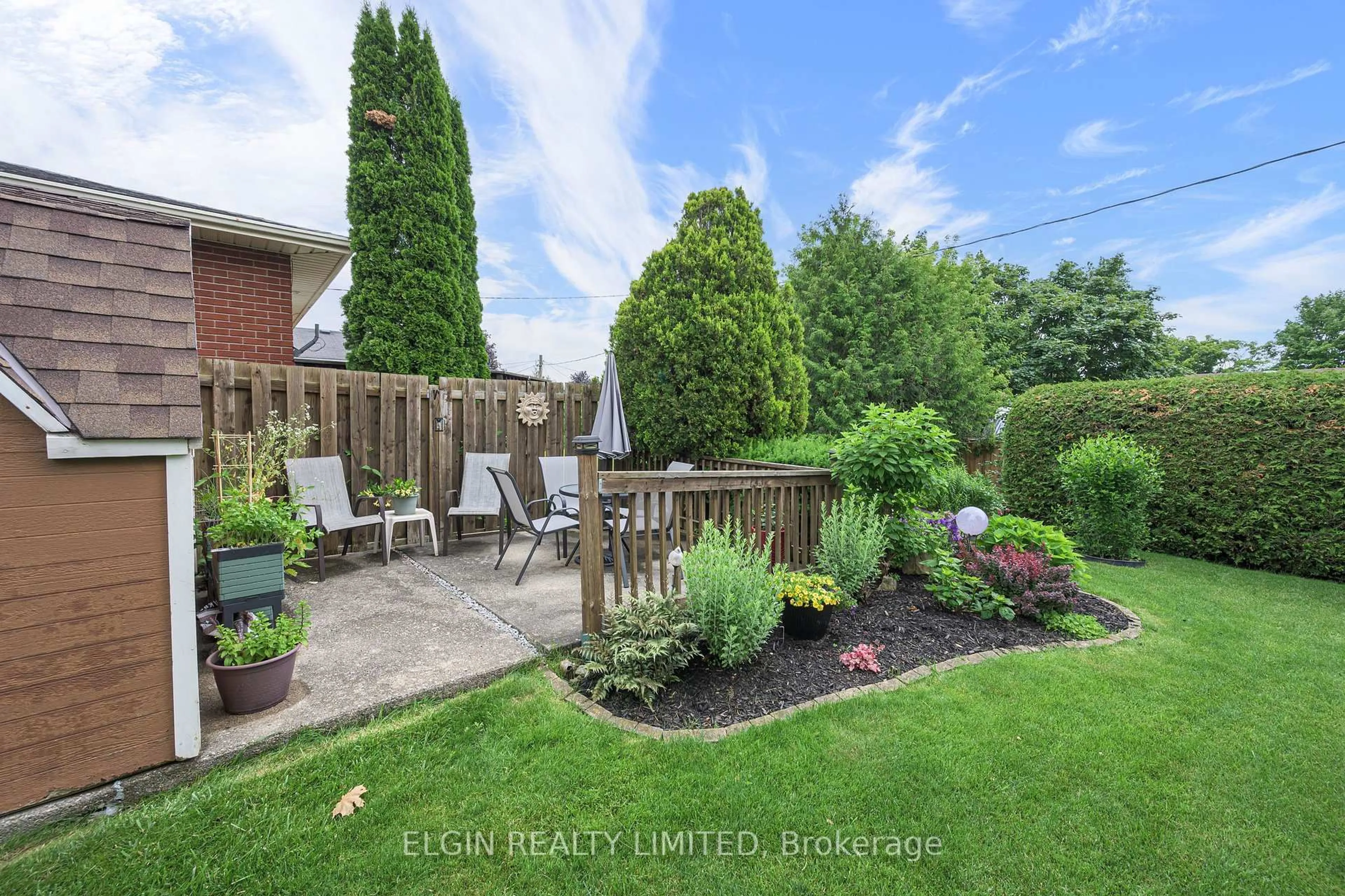 Patio, street for 14 Raven Ave, St. Thomas Ontario N5R 5L1