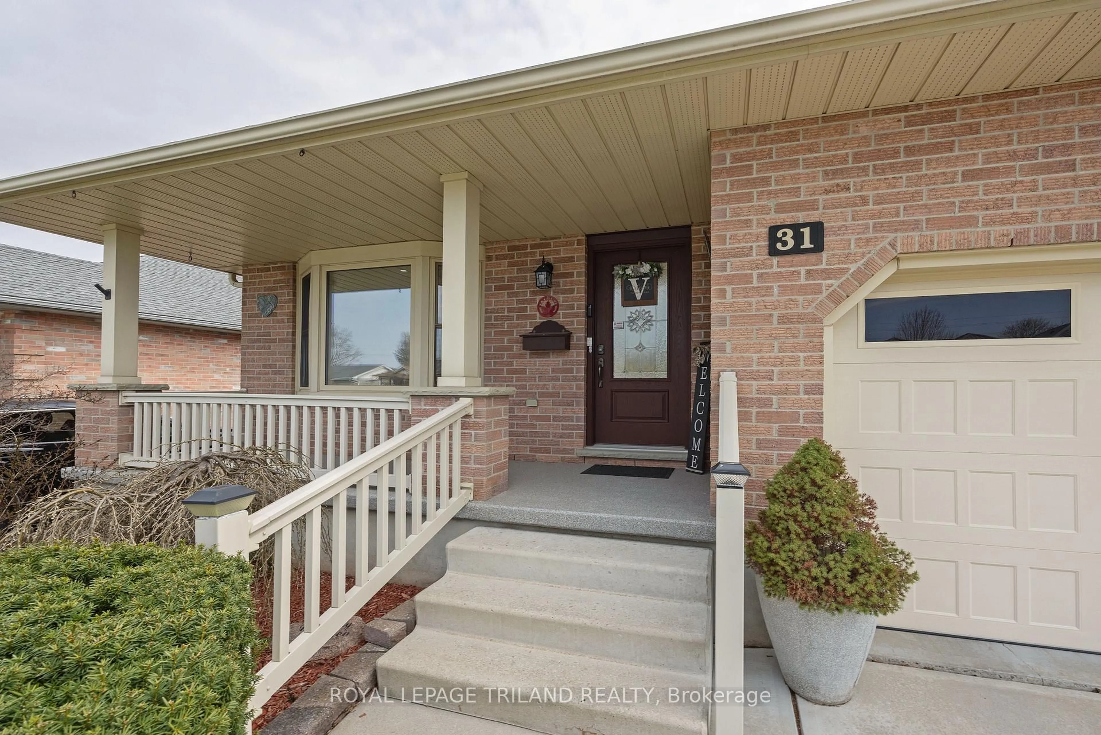 Unknown for 31 Neal Ave, St. Thomas Ontario N5R 6B5