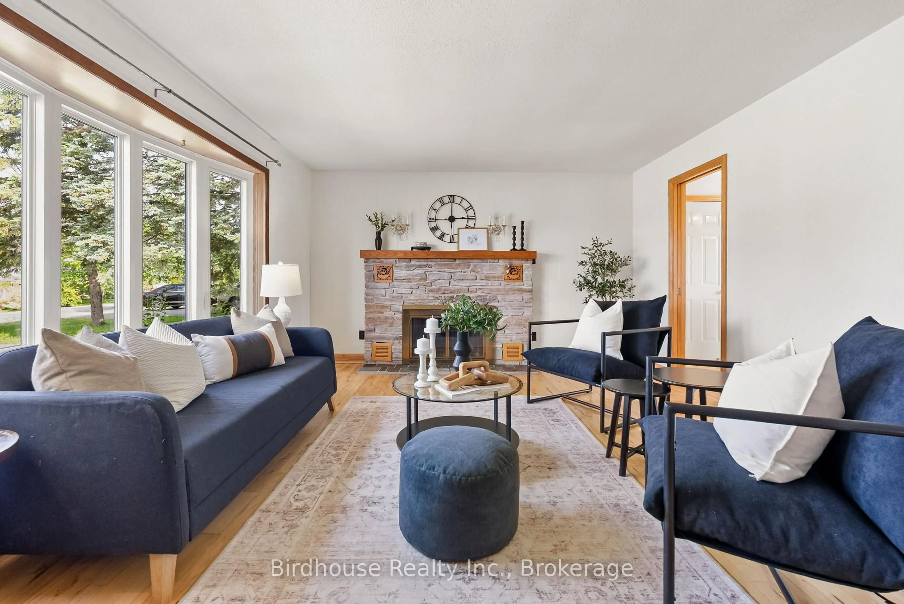 Living room with furniture, unknown for 36 Cameron Rd, Kawartha Lakes Ontario K0M 1G0