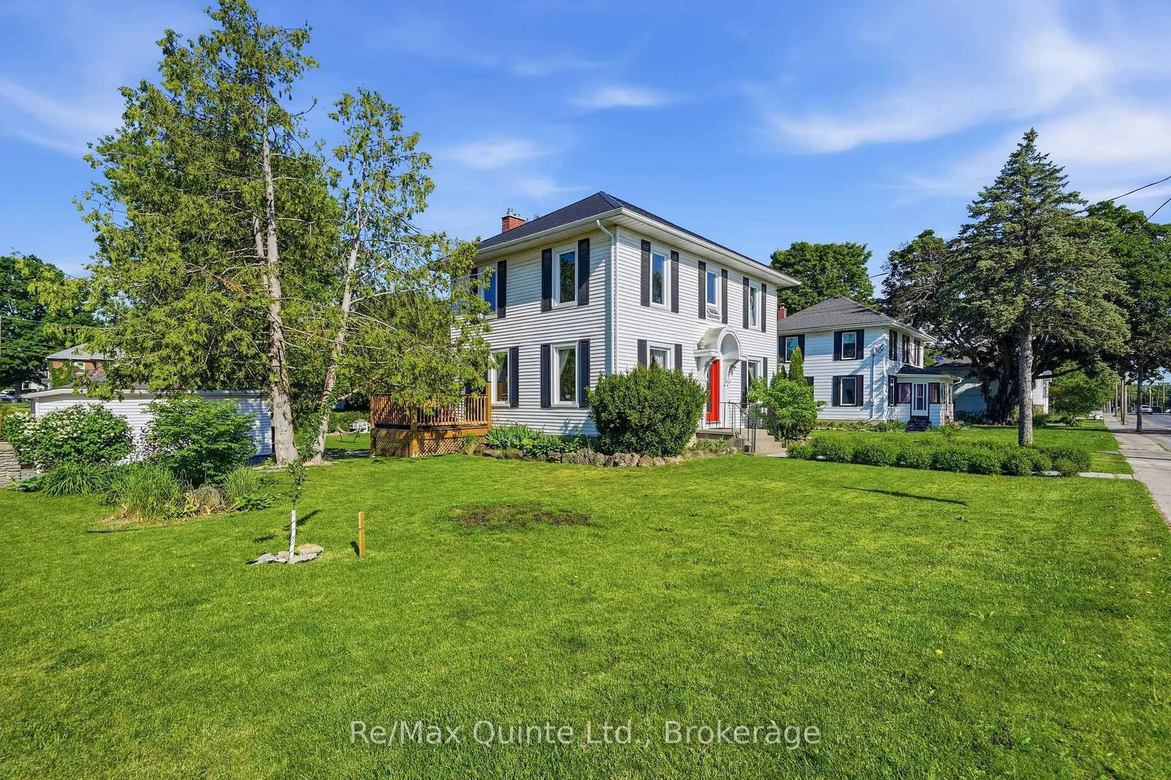 A pic from outside/outdoor area/front of a property/back of a property/a pic from drone, unknown for 39 Trent St, Hastings Ontario K0K 2C0