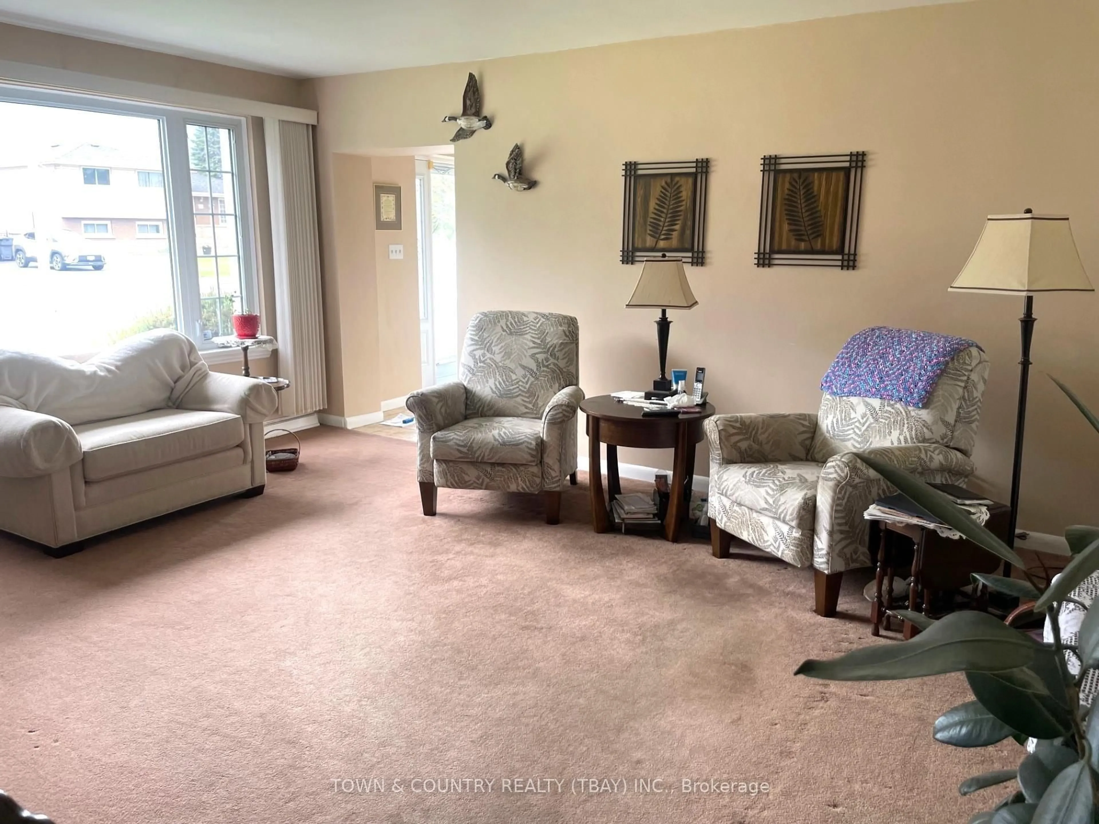 Living room with furniture, unknown for 2044 Begin St, Thunder Bay Ontario P7E 5L5