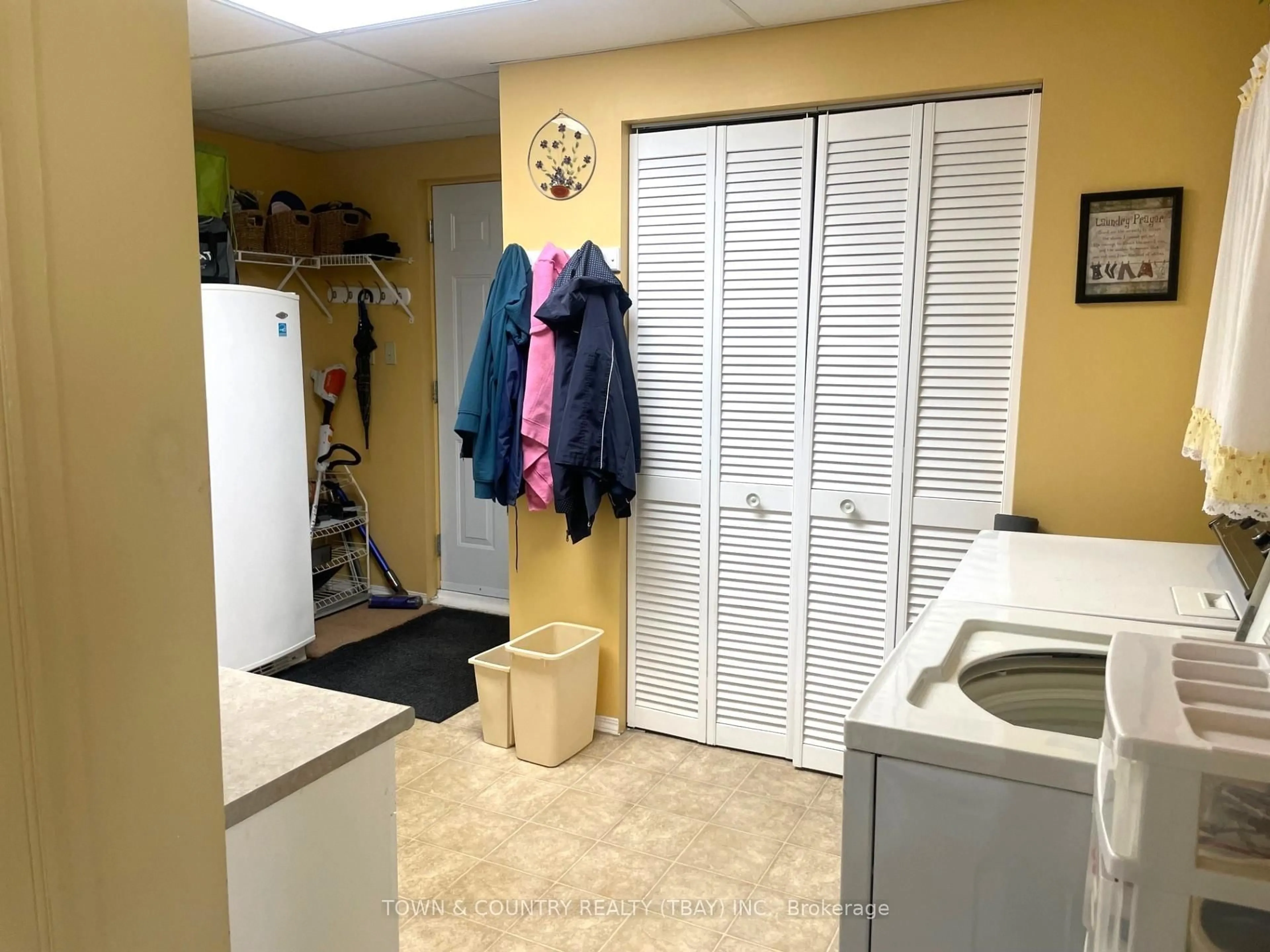 Laundry room for 2044 Begin St, Thunder Bay Ontario P7E 5L5