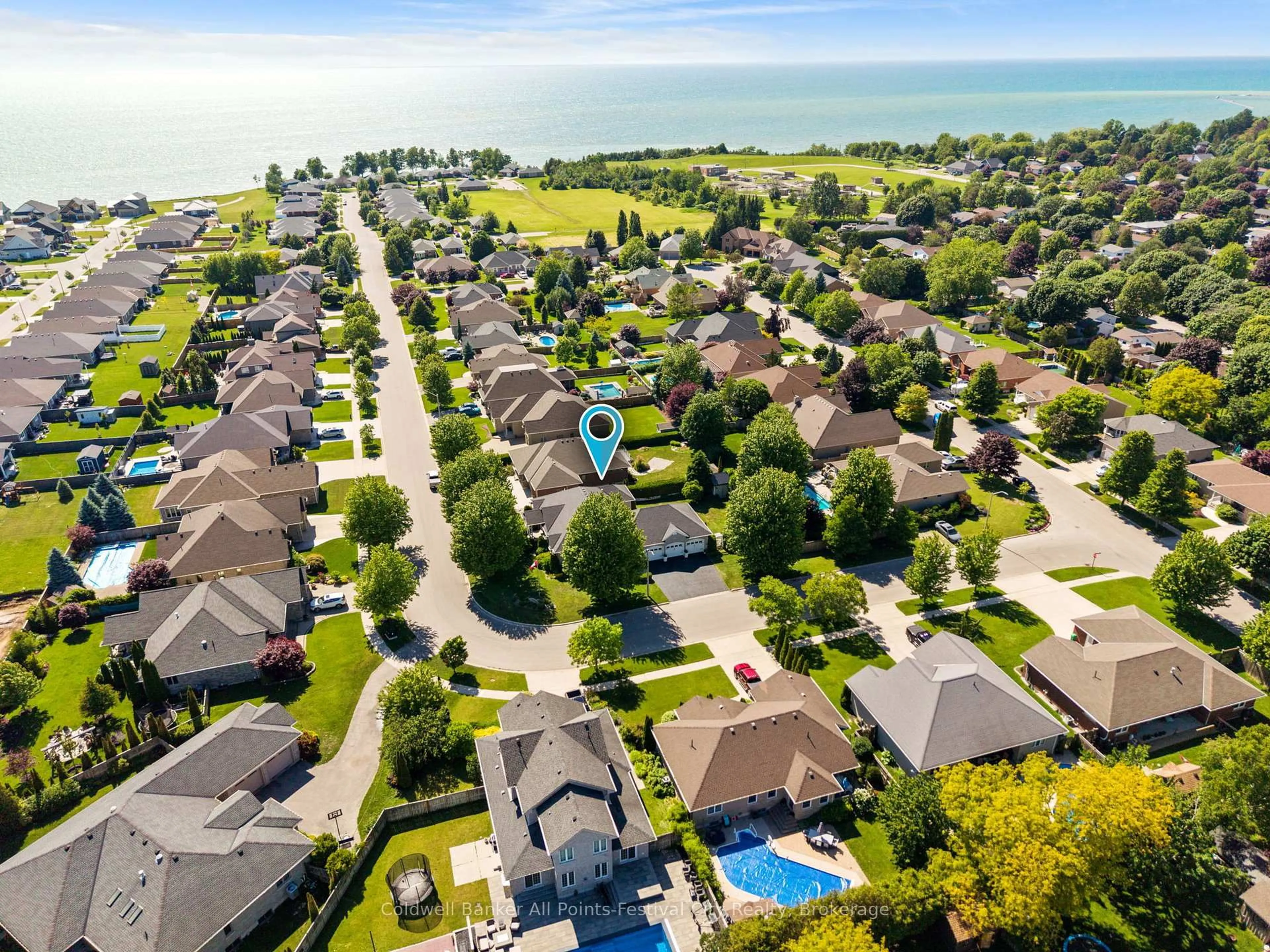 A pic from outside/outdoor area/front of a property/back of a property/a pic from drone, water/lake/river/ocean view for 136 Bethune Cres, Goderich Ontario N7A 4M2