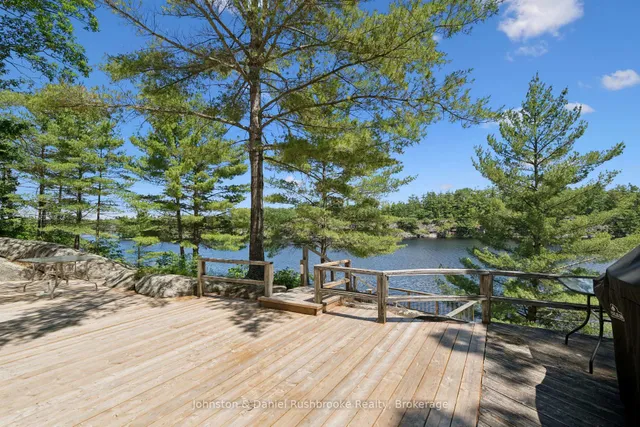1277 & 1279 Woodland Dr, Gravenhurst 2