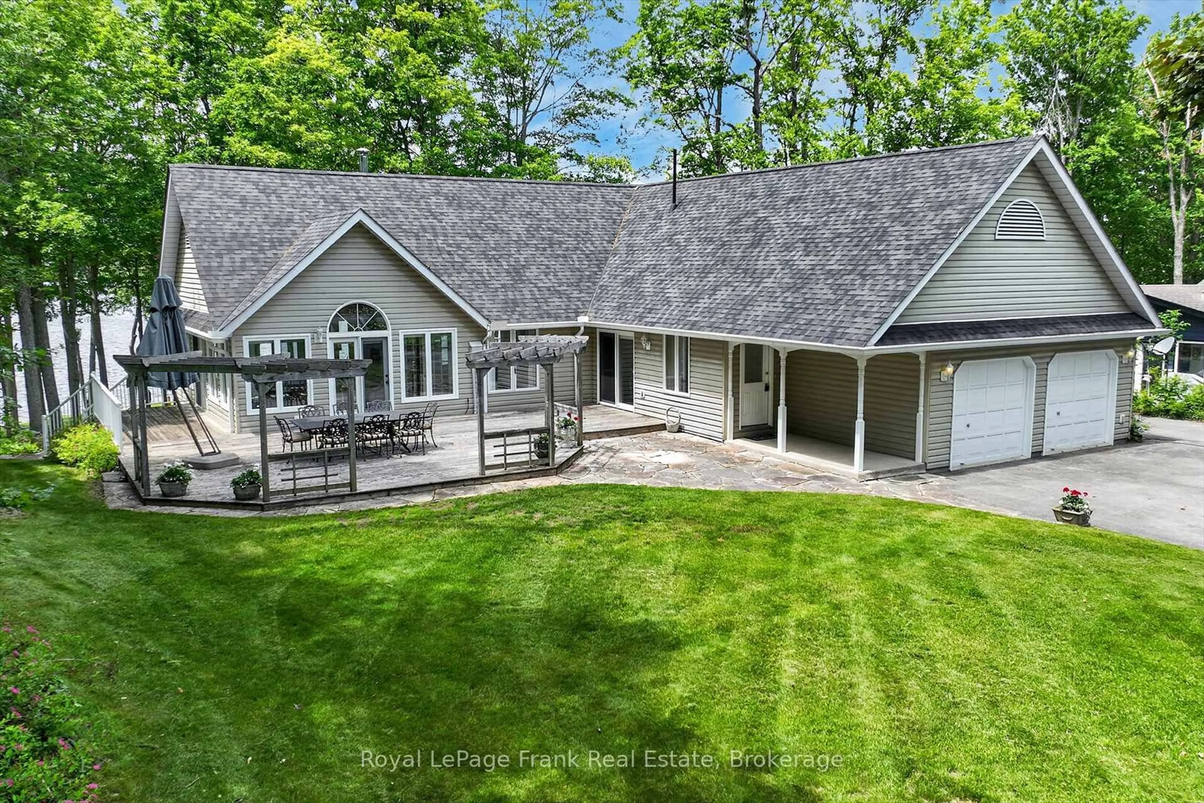 A pic from outside/outdoor area/front of a property/back of a property/a pic from drone, unknown for 2864 Antelope Tr, Selwyn Ontario K0L 2H0