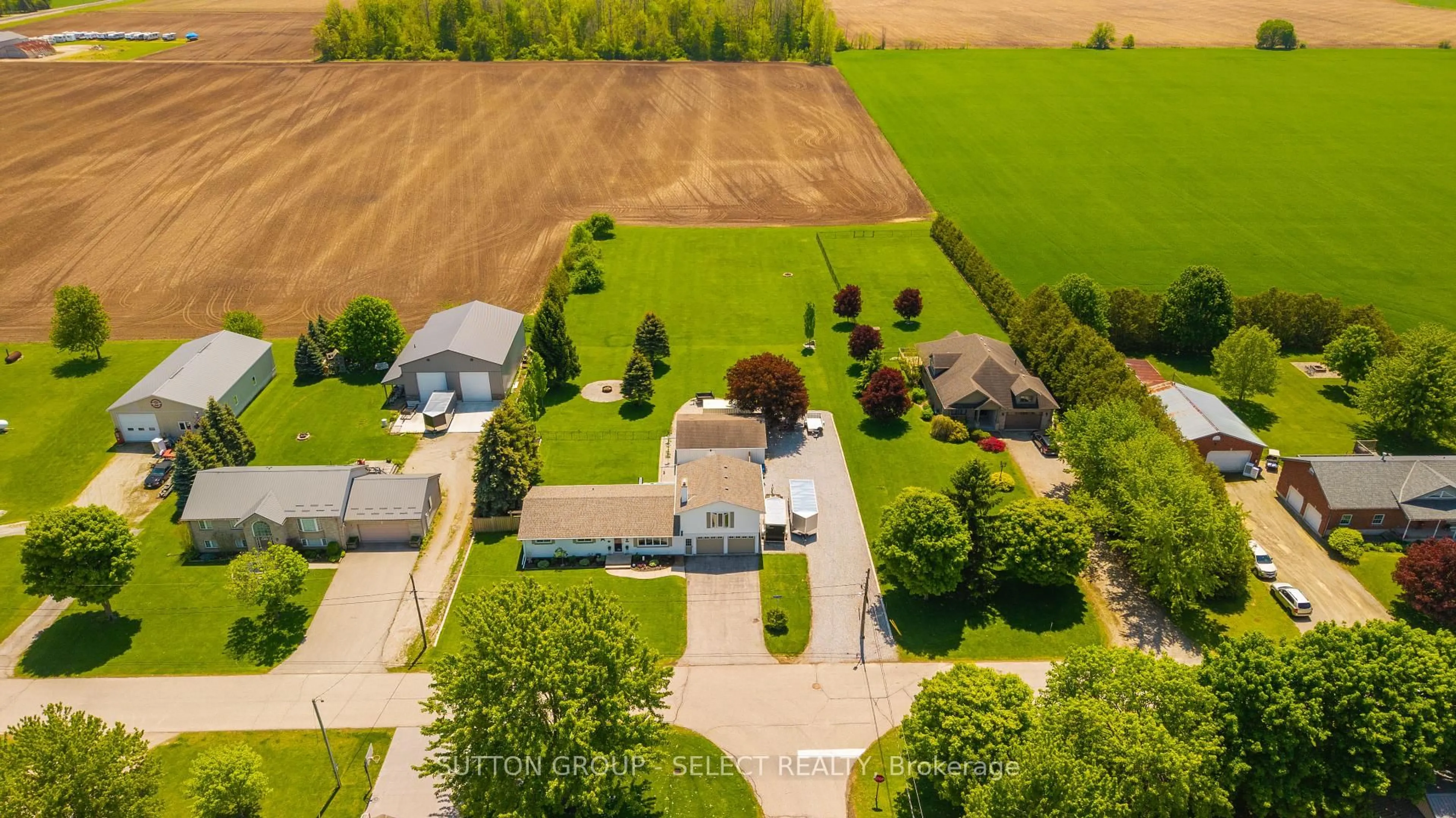 A pic from outside/outdoor area/front of a property/back of a property/a pic from drone, street for 51169 Clinton St, Malahide Ontario N0L 2J0