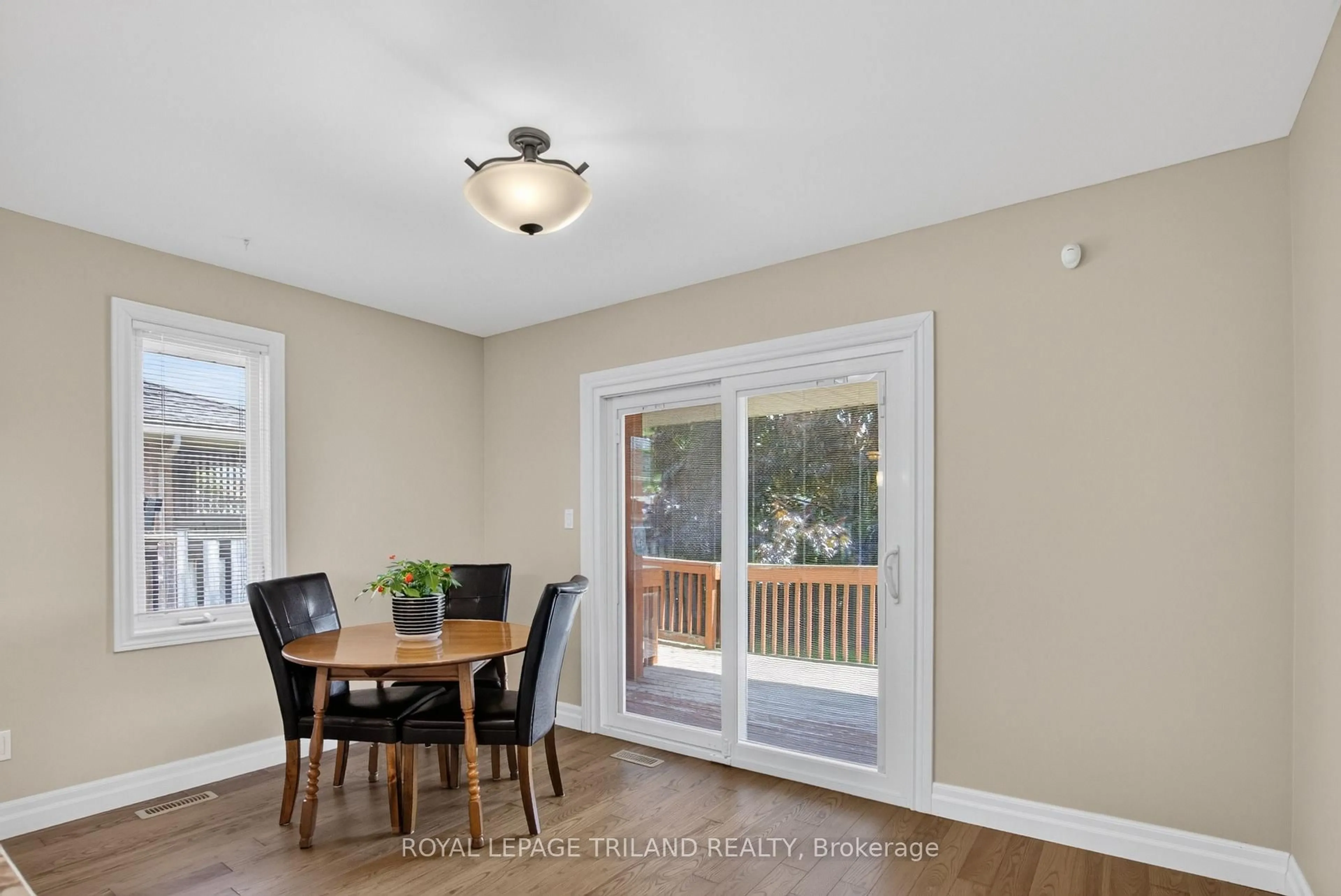 Dining room, wood/laminate floor for 532 Highview Dr, St. Thomas Ontario N5R 6G3