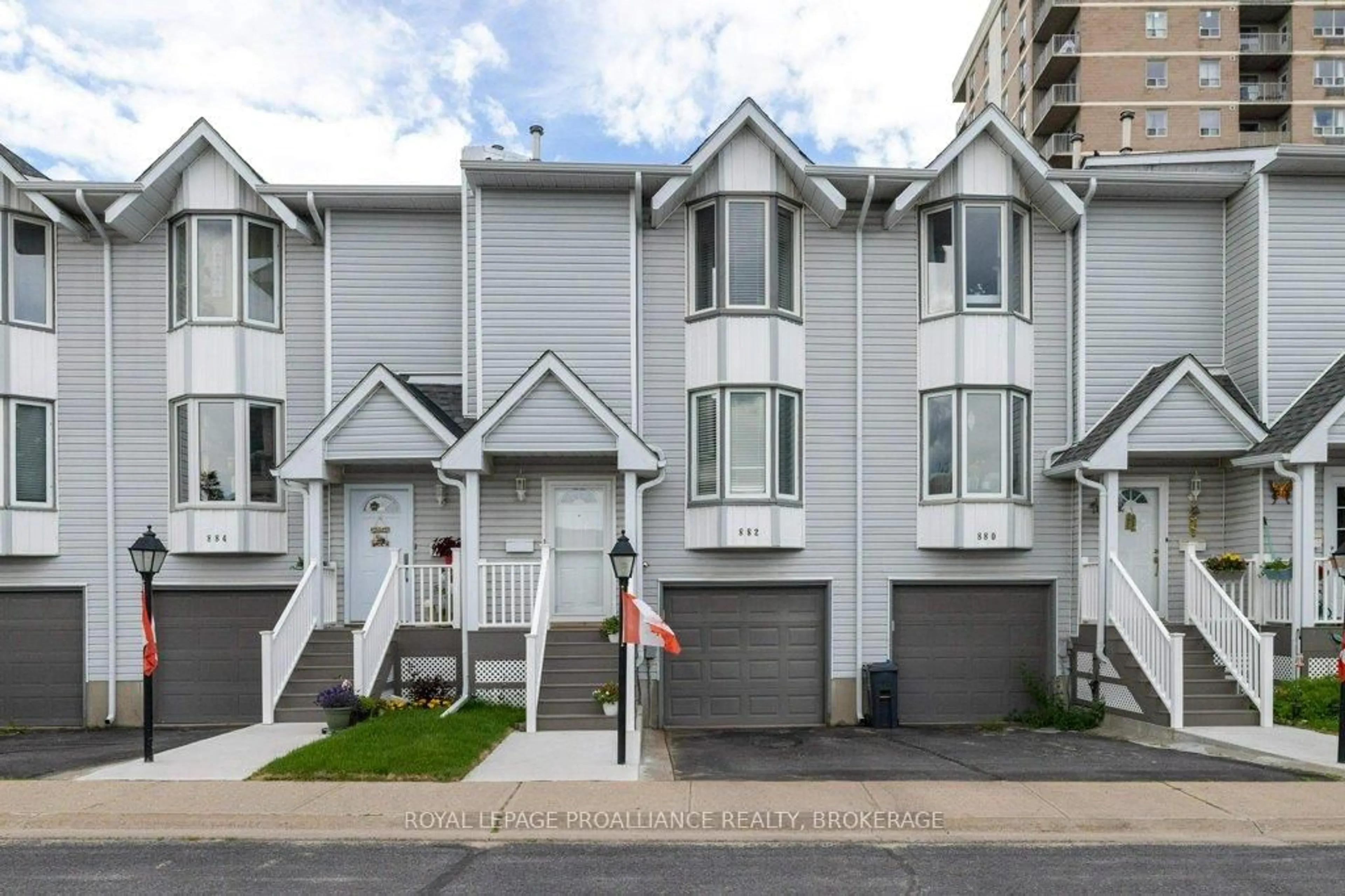 Home with vinyl exterior material, street for 882 Winchester Lane, Kingston Ontario K7P 2S6