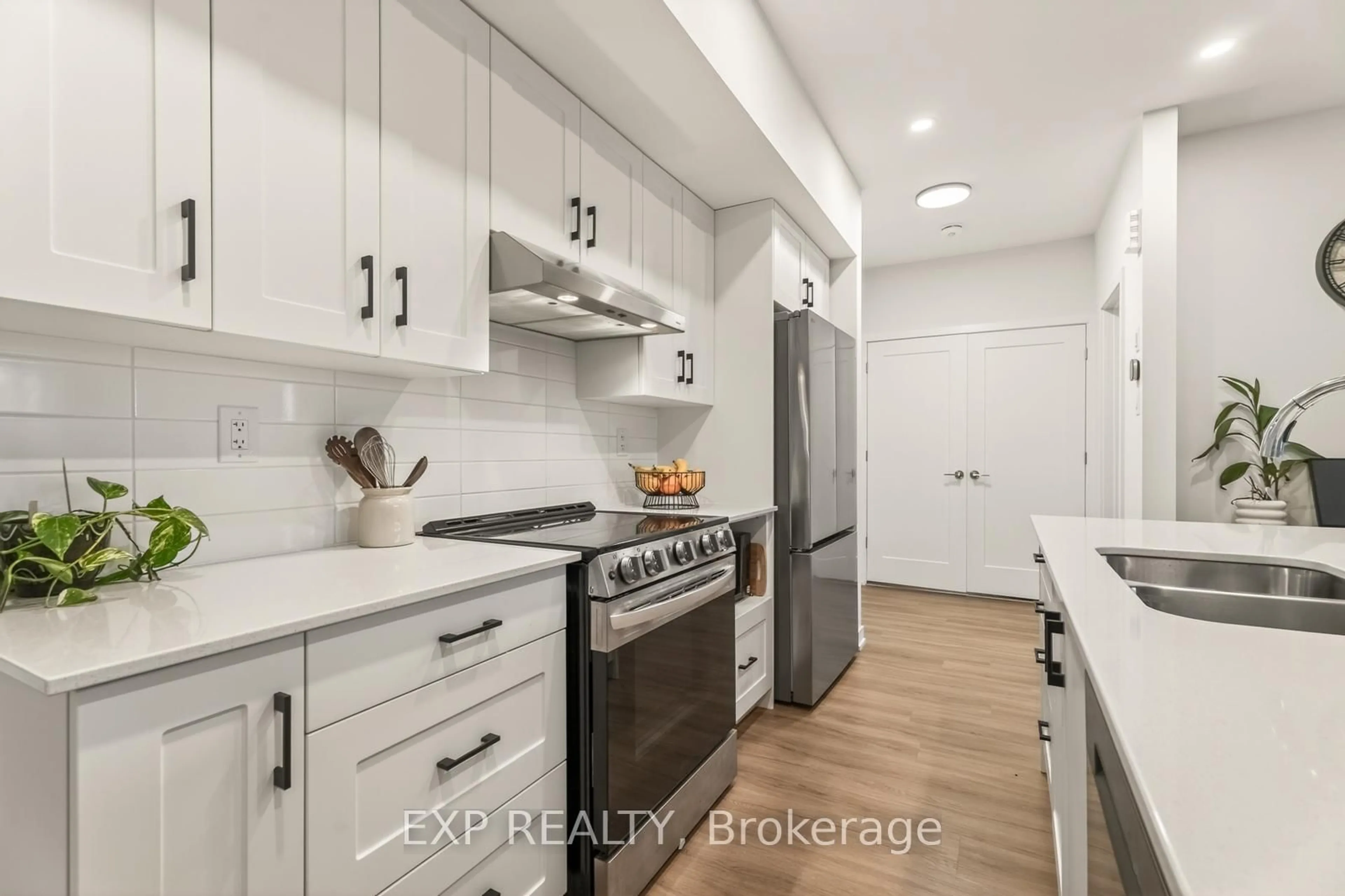 Unknown for 810 Roger Griffiths Ave #D, Kanata Ontario K2S 3A9