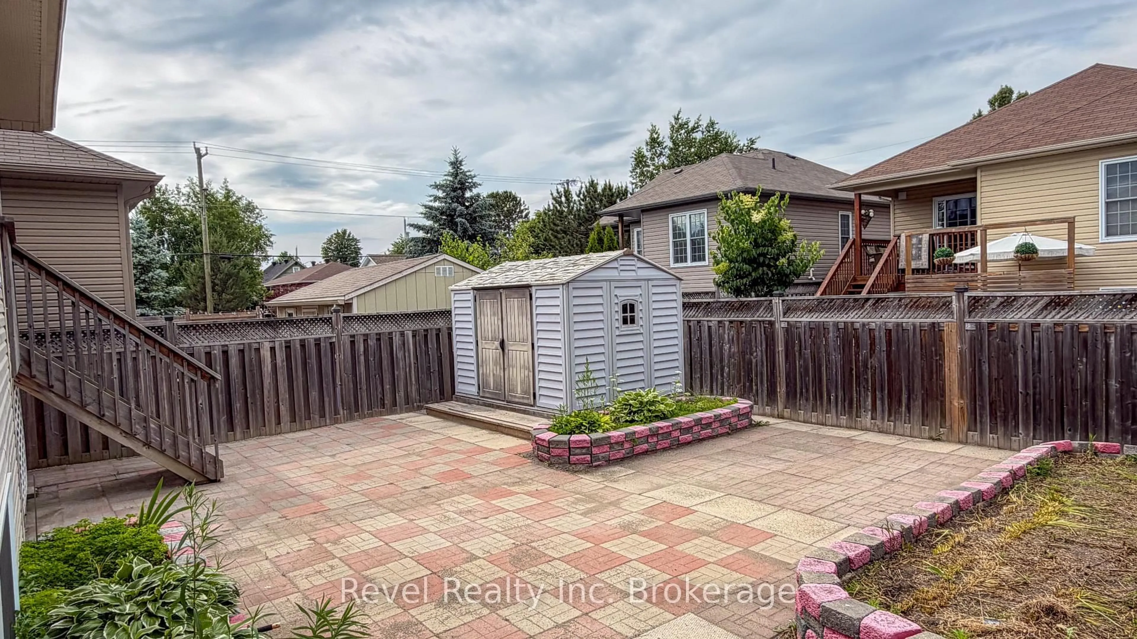 Patio, street for 156 Greenwood Ave, North Bay Ontario P1B 5E9