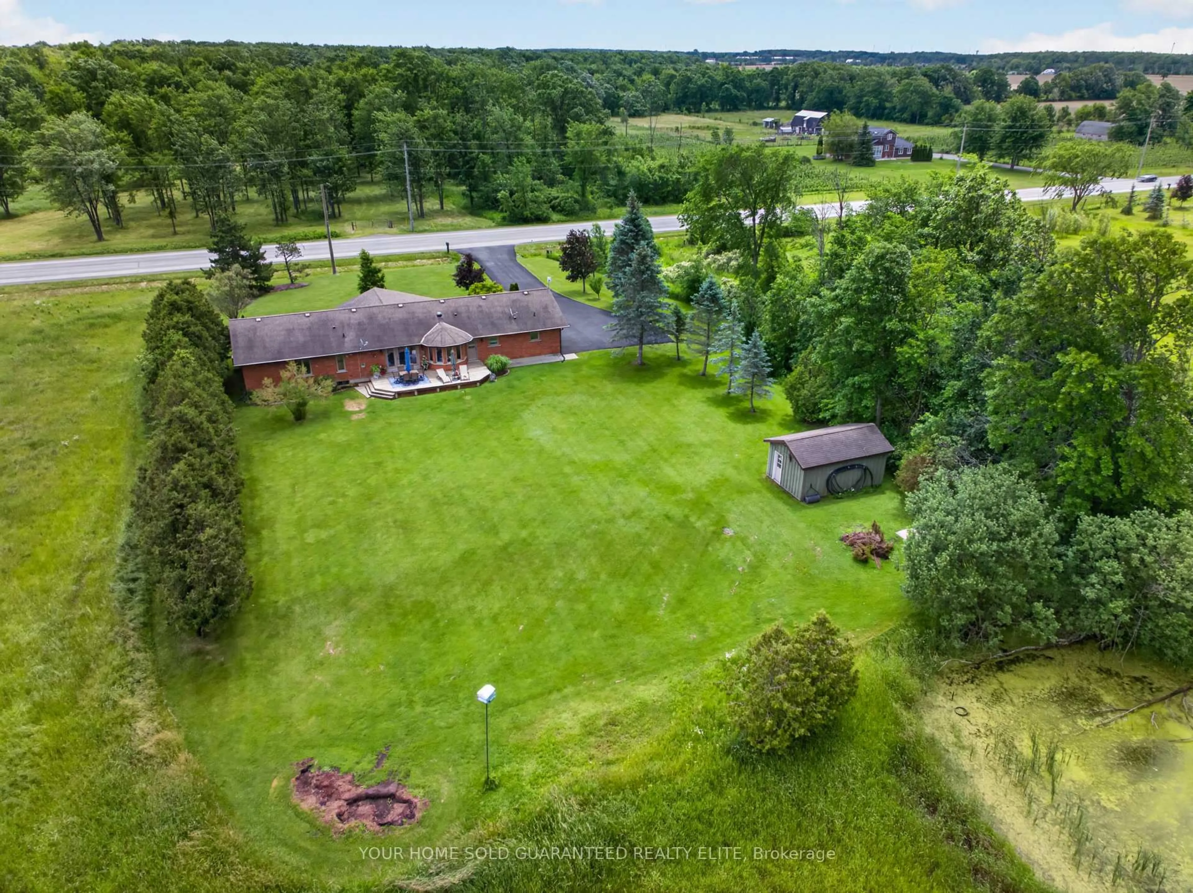 A pic from outside/outdoor area/front of a property/back of a property/a pic from drone, unknown for 398 Mountain Rd, Grimsby Ontario L3M 4E7
