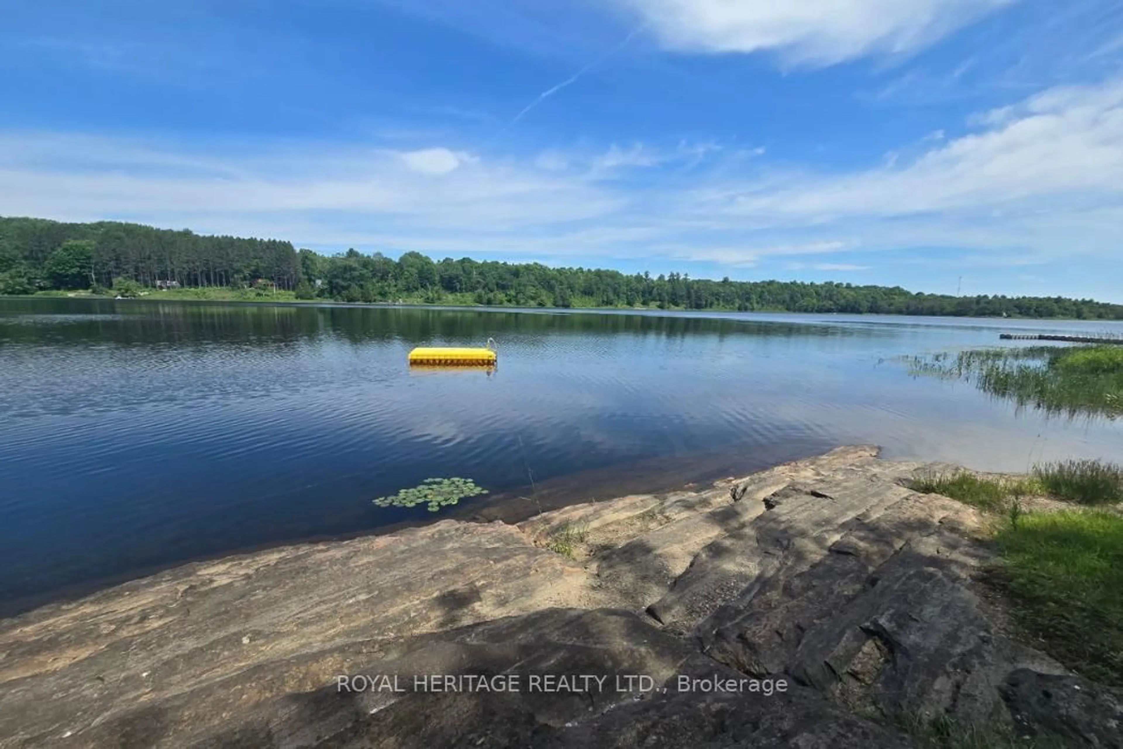 Blurry image for 1021 Spruce Tr #15, Arden Ontario K0H 1B0