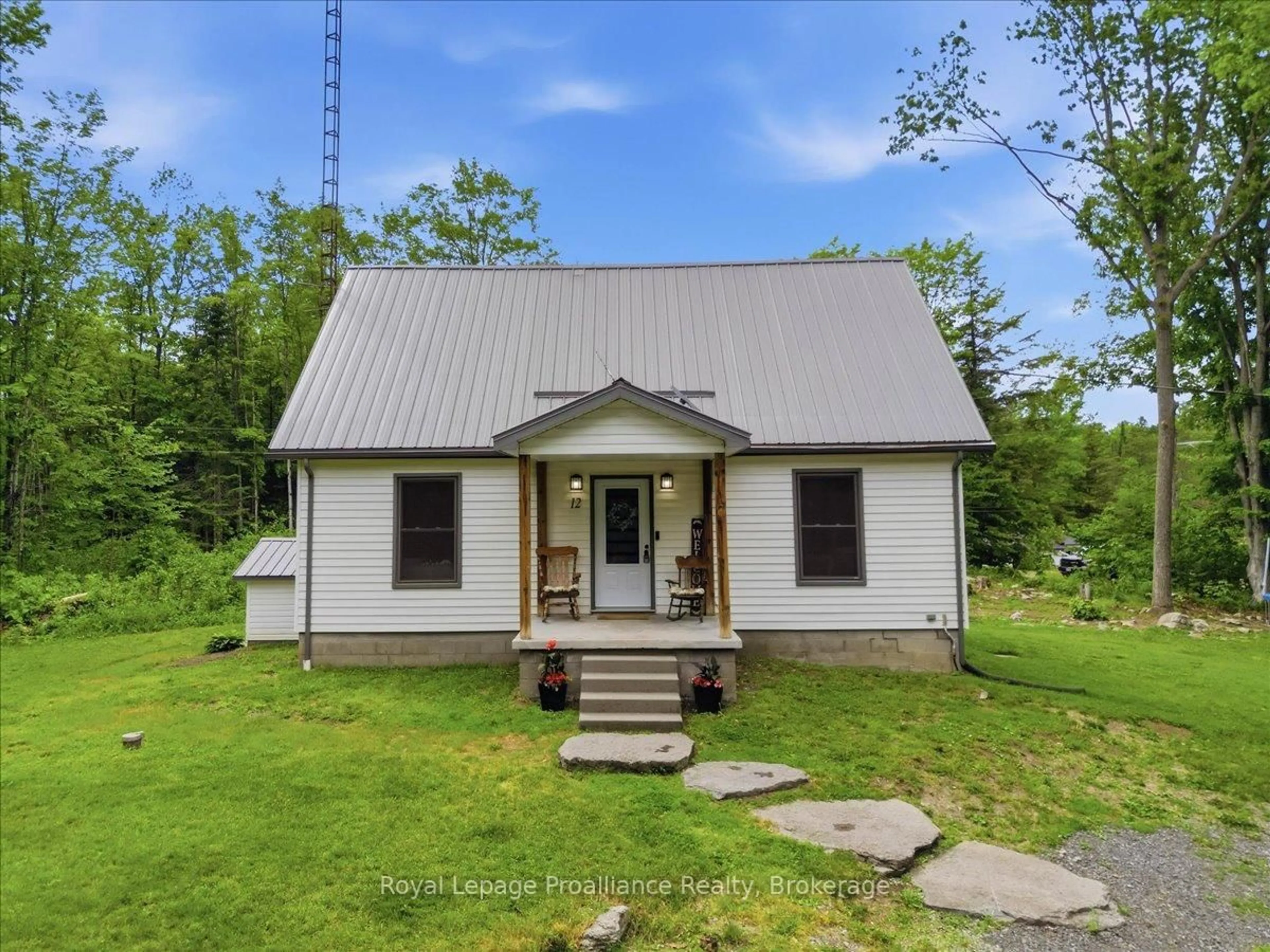 A pic from outside/outdoor area/front of a property/back of a property/a pic from drone, building for 12 Cosgrove Lane, Limoges Ontario K0K 2M0